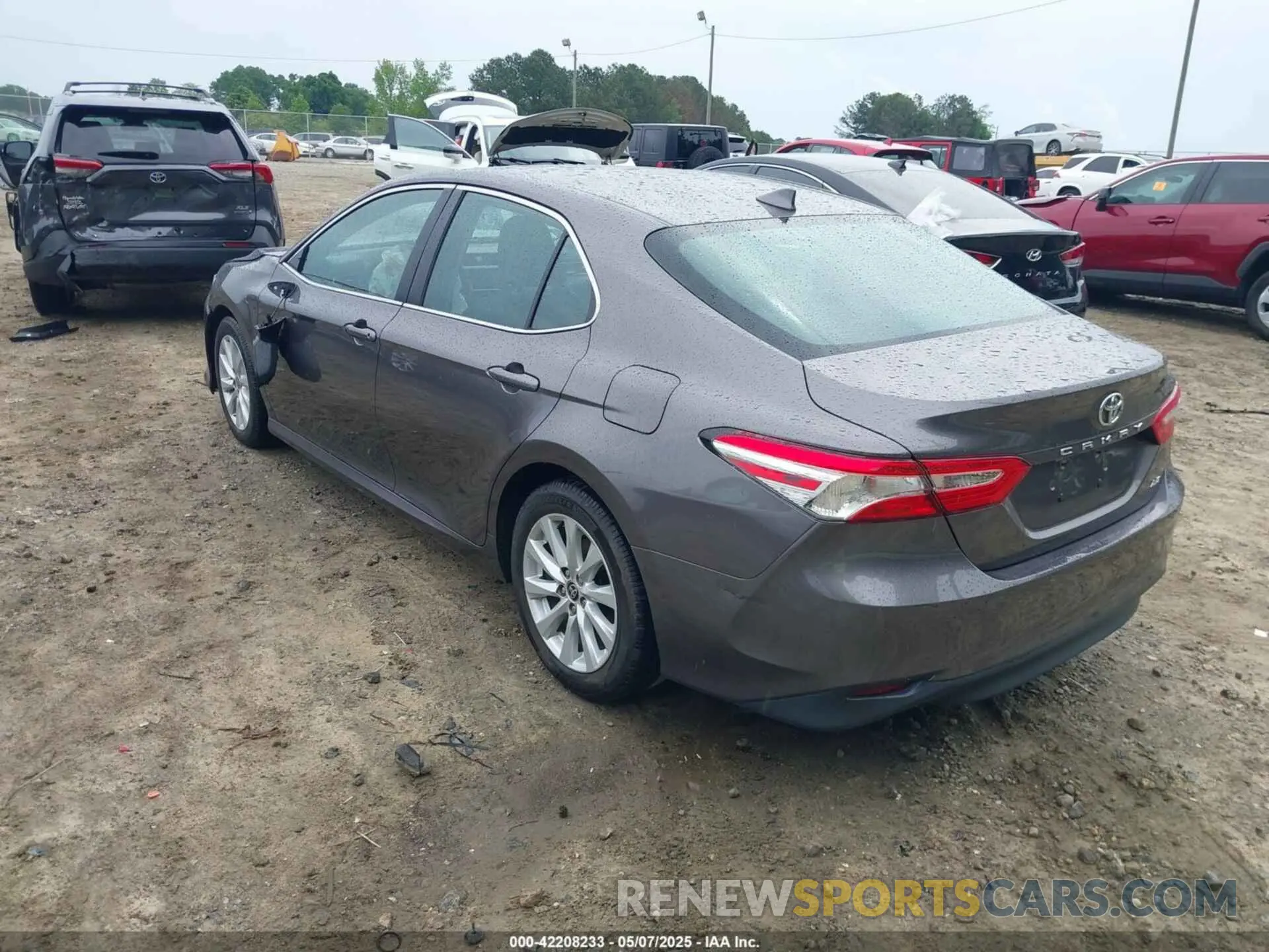 3 Photograph of a damaged car 4T1C11AK5LU368053 TOYOTA CAMRY 2020