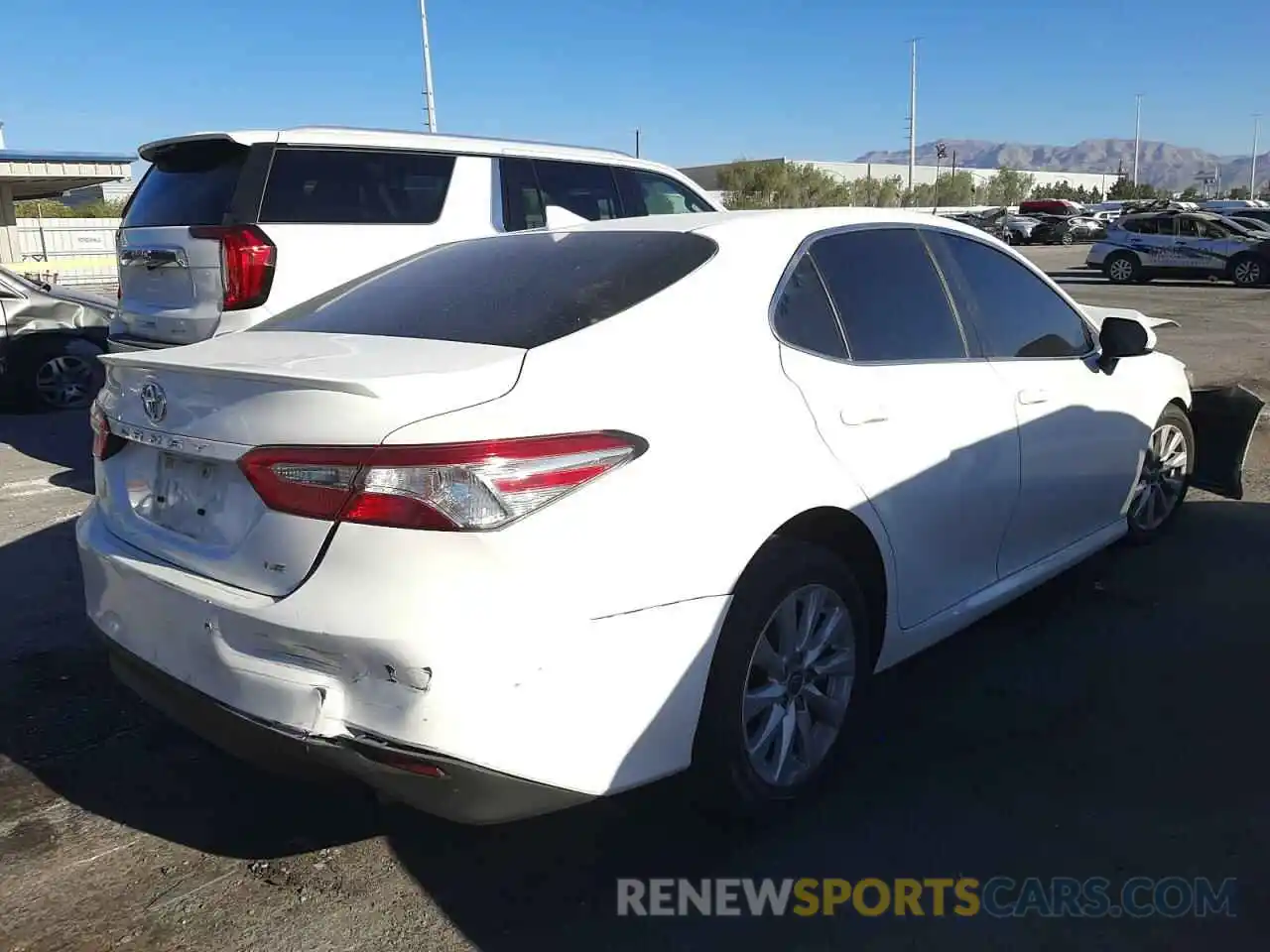 4 Photograph of a damaged car 4T1C11AK5LU370224 TOYOTA CAMRY 2020