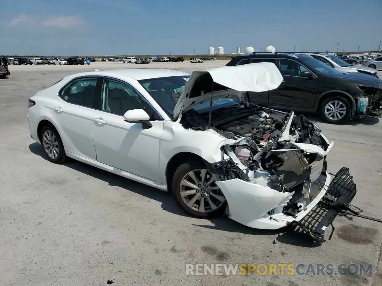 4 Photograph of a damaged car 4T1C11AK5LU388948 TOYOTA CAMRY 2020