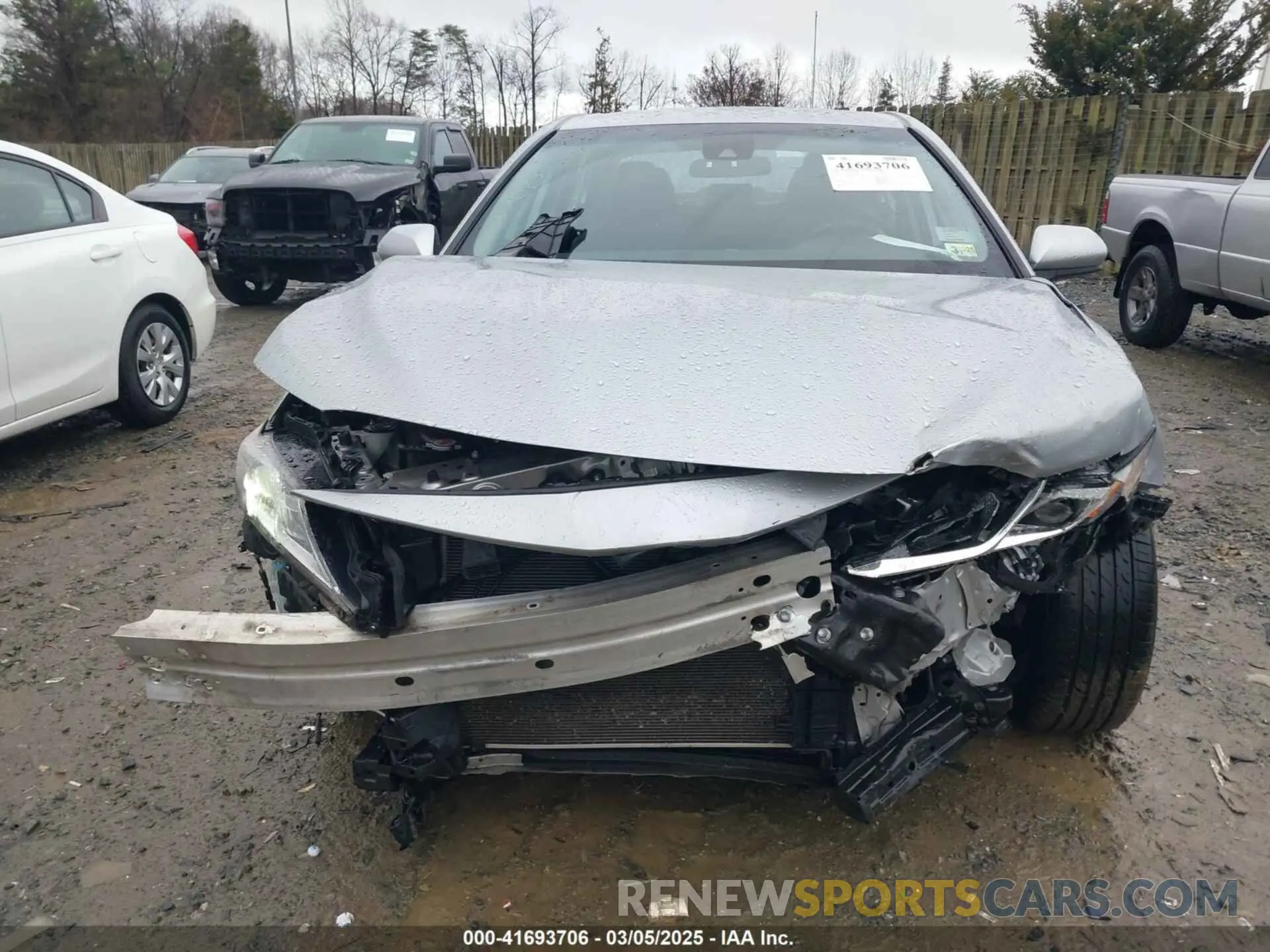 12 Photograph of a damaged car 4T1C11AK5LU869525 TOYOTA CAMRY 2020