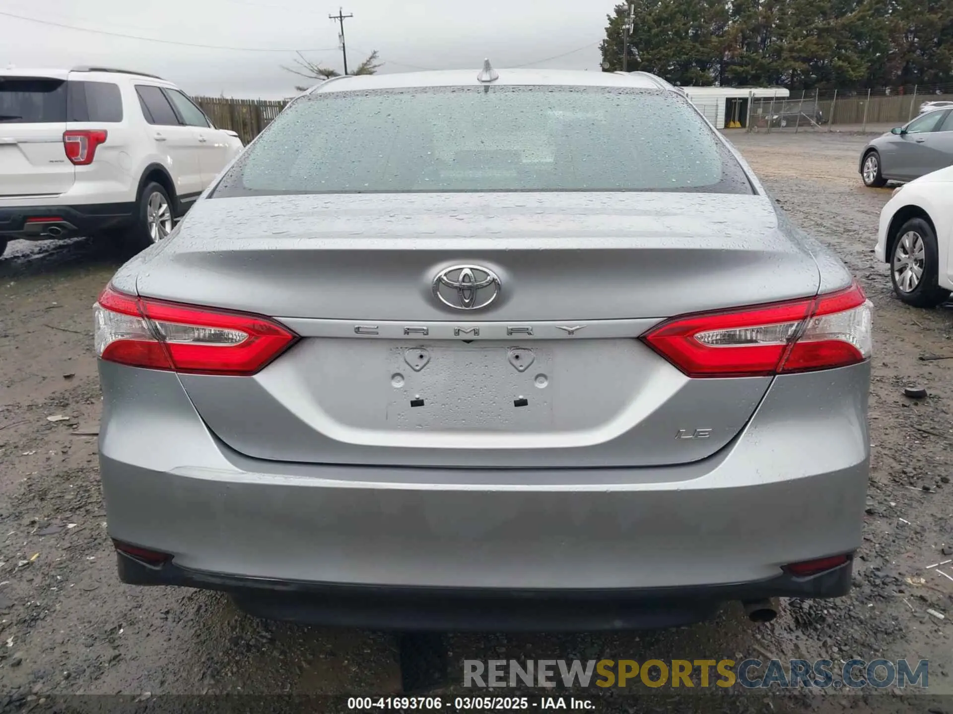 16 Photograph of a damaged car 4T1C11AK5LU869525 TOYOTA CAMRY 2020