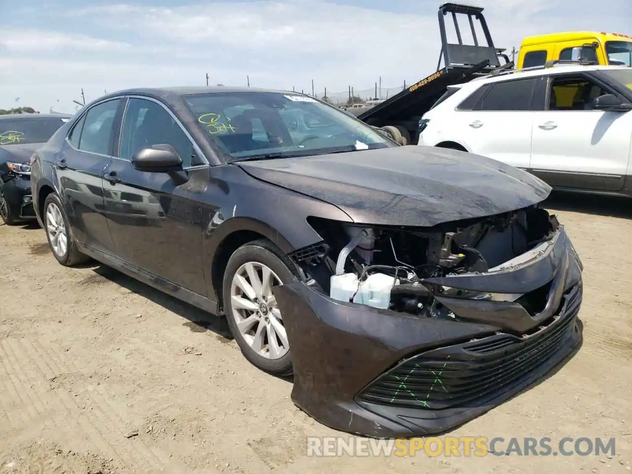 1 Photograph of a damaged car 4T1C11AK5LU885952 TOYOTA CAMRY 2020