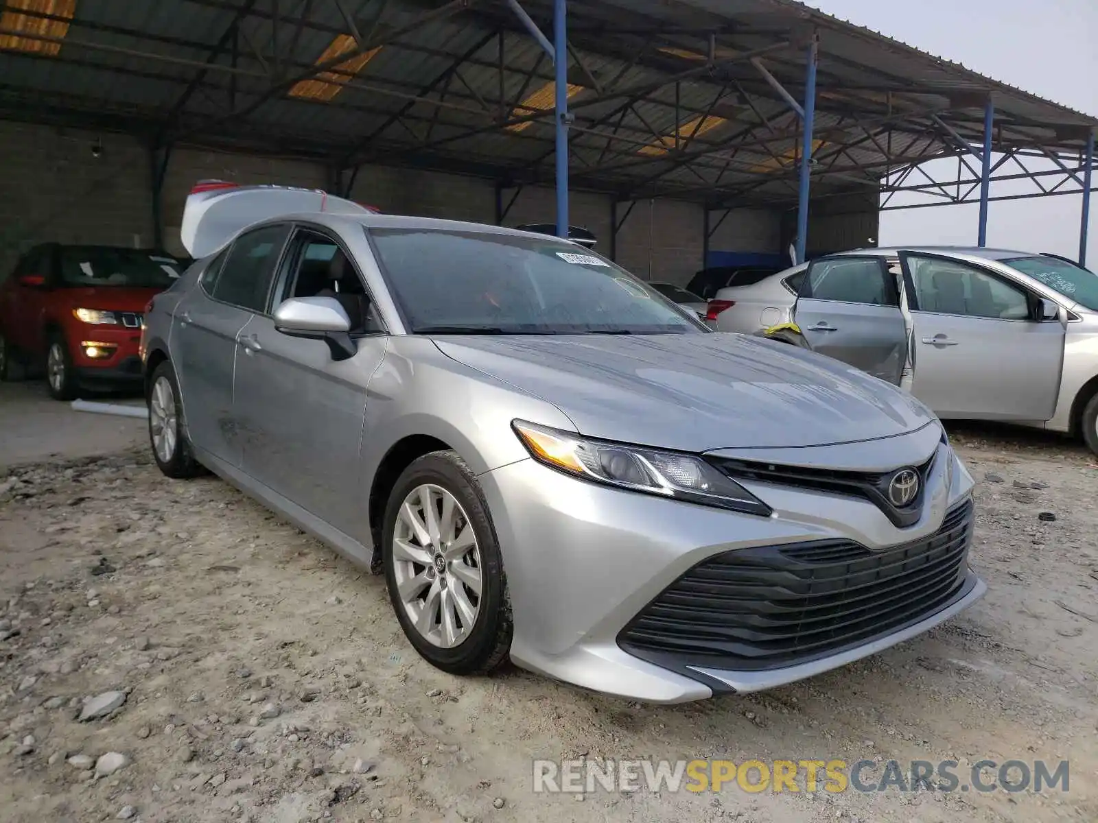 1 Photograph of a damaged car 4T1C11AK5LU900109 TOYOTA CAMRY 2020