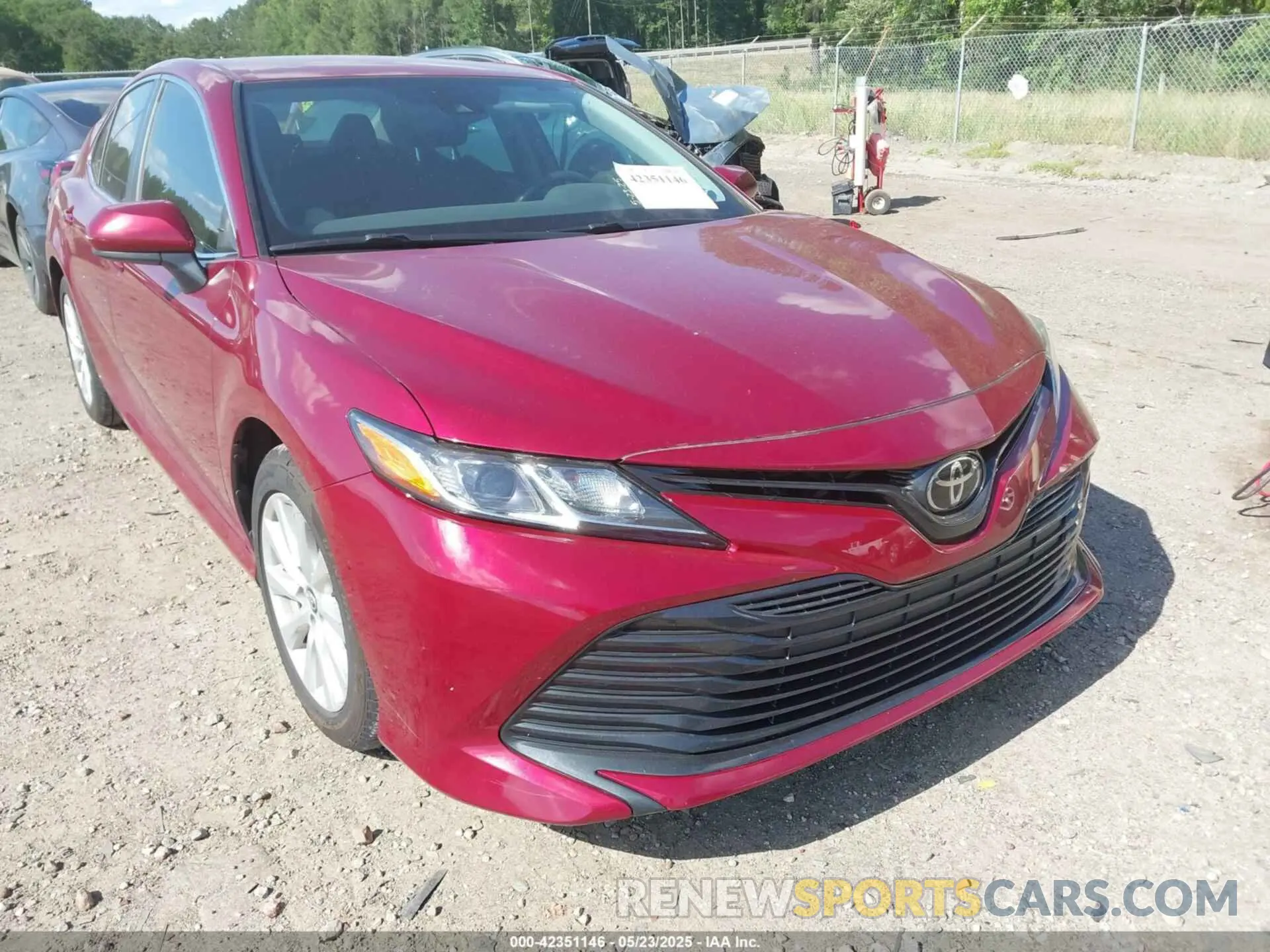 1 Photograph of a damaged car 4T1C11AK5LU901261 TOYOTA CAMRY 2020