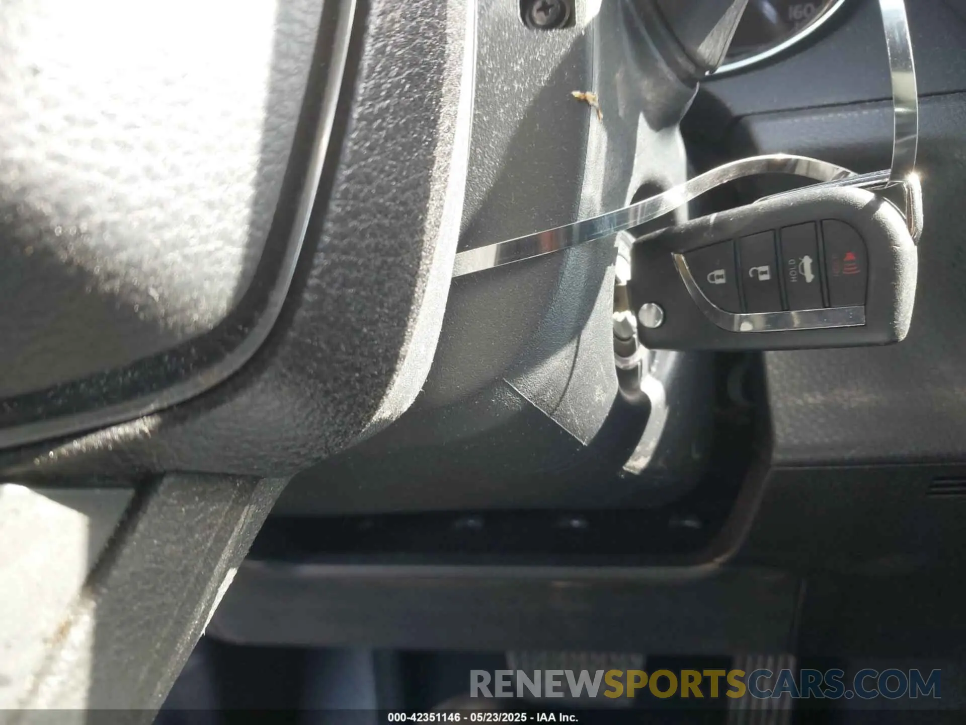 11 Photograph of a damaged car 4T1C11AK5LU901261 TOYOTA CAMRY 2020