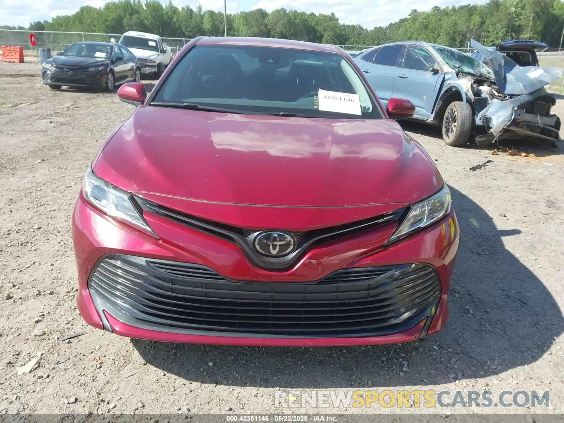 12 Photograph of a damaged car 4T1C11AK5LU901261 TOYOTA CAMRY 2020