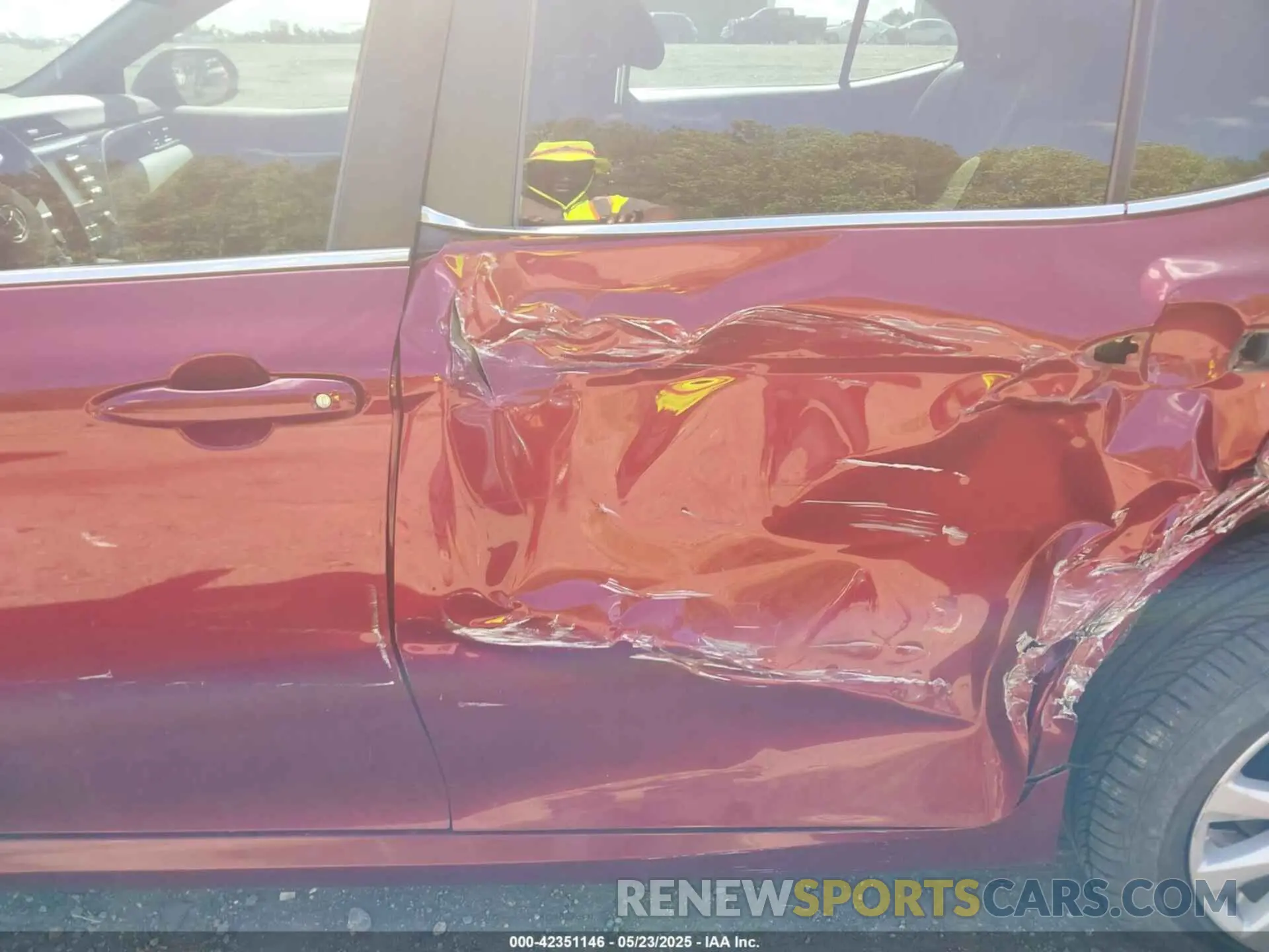 6 Photograph of a damaged car 4T1C11AK5LU901261 TOYOTA CAMRY 2020
