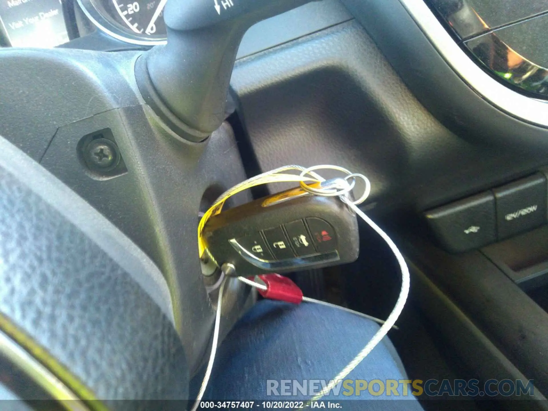 11 Photograph of a damaged car 4T1C11AK5LU904192 TOYOTA CAMRY 2020