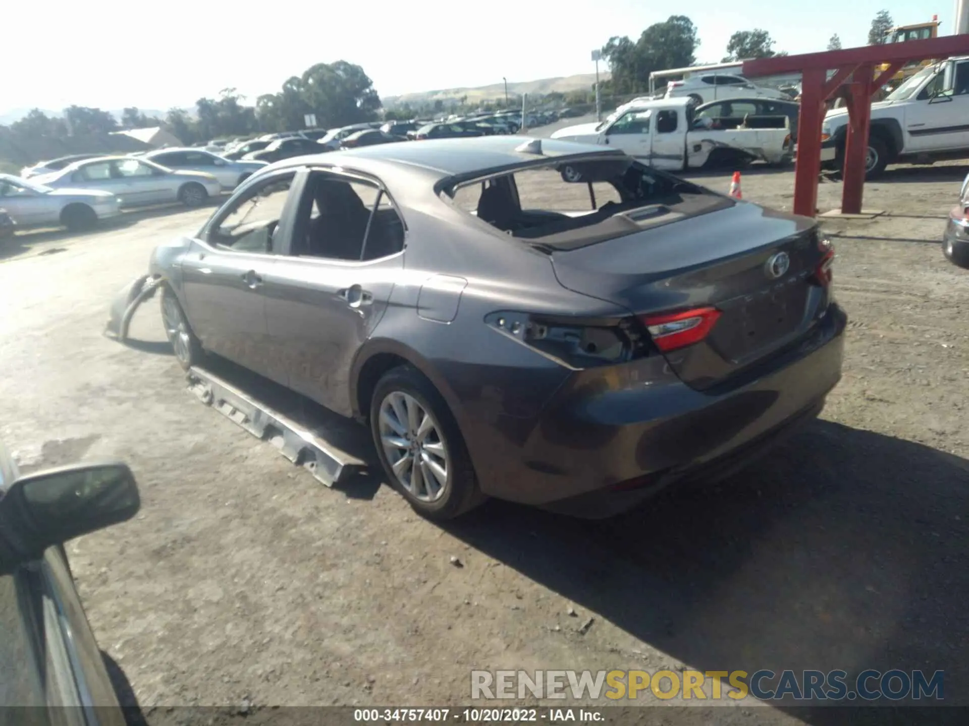 3 Photograph of a damaged car 4T1C11AK5LU904192 TOYOTA CAMRY 2020