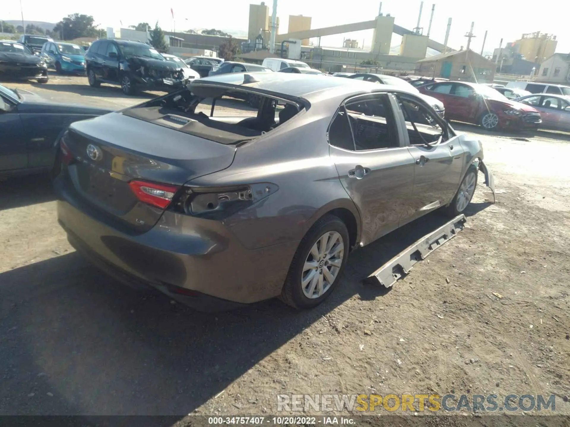 4 Photograph of a damaged car 4T1C11AK5LU904192 TOYOTA CAMRY 2020