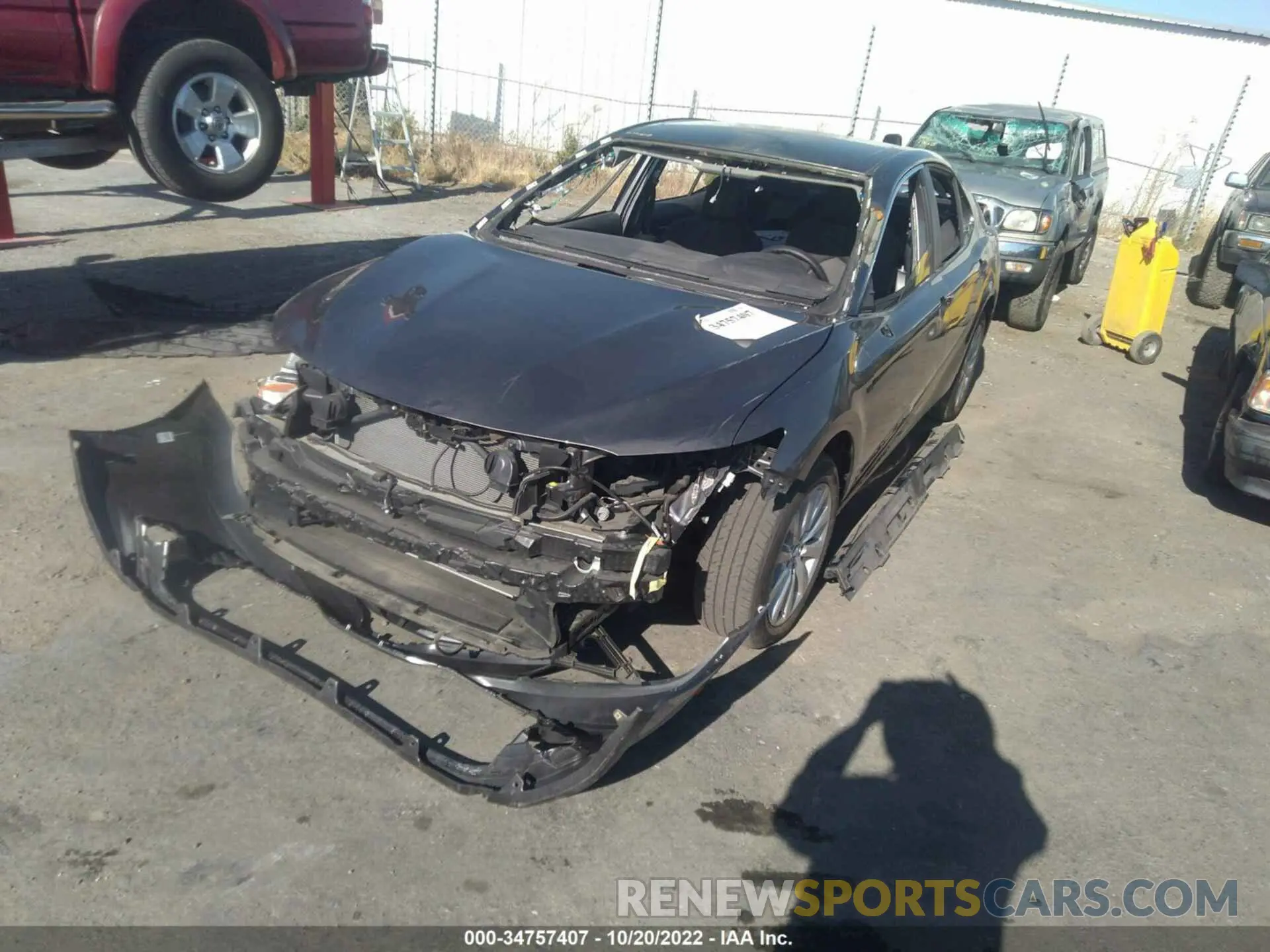 6 Photograph of a damaged car 4T1C11AK5LU904192 TOYOTA CAMRY 2020