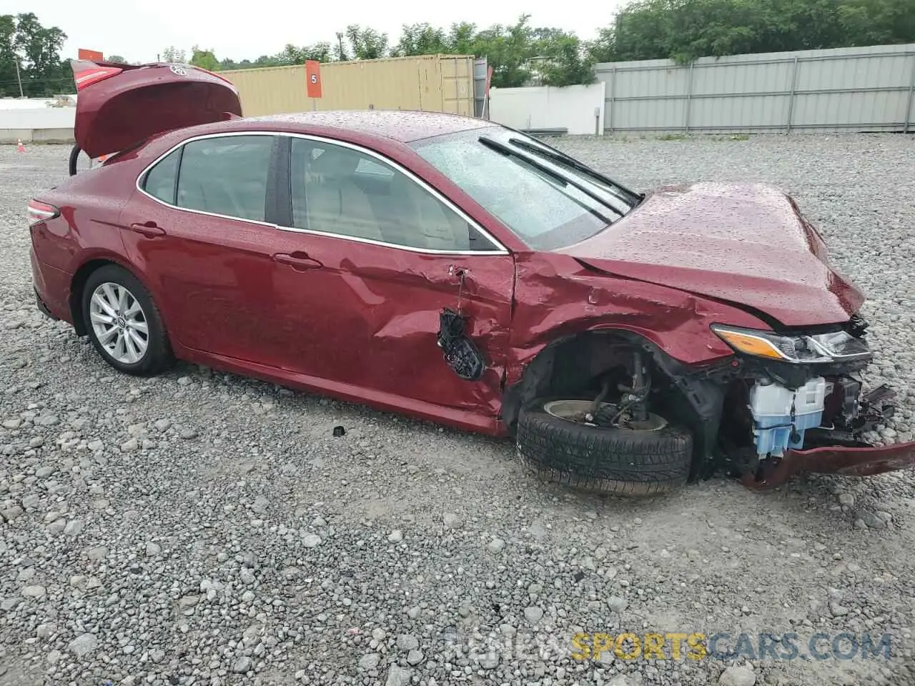 4 Photograph of a damaged car 4T1C11AK5LU910011 TOYOTA CAMRY 2020