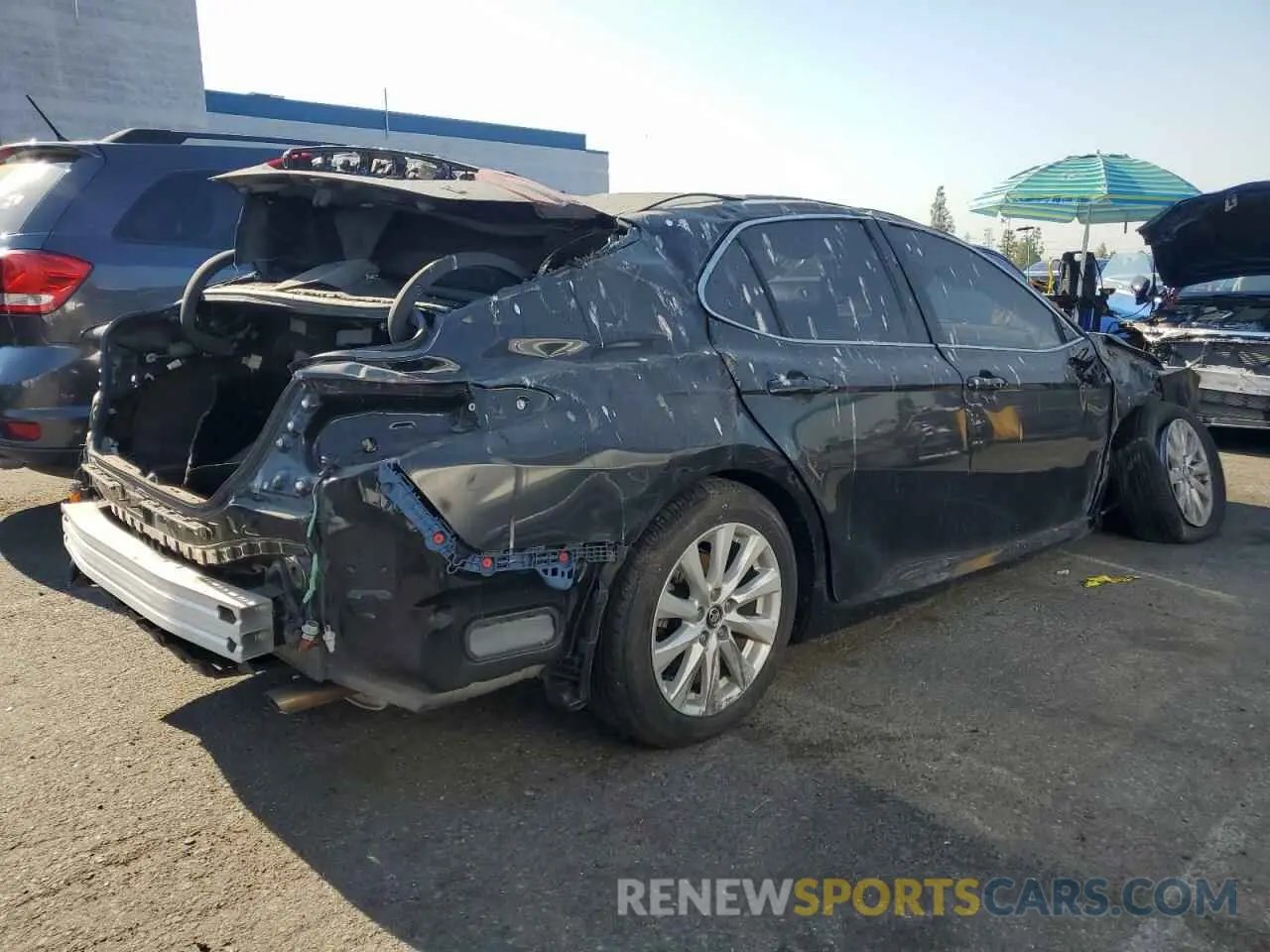 3 Photograph of a damaged car 4T1C11AK5LU913877 TOYOTA CAMRY 2020
