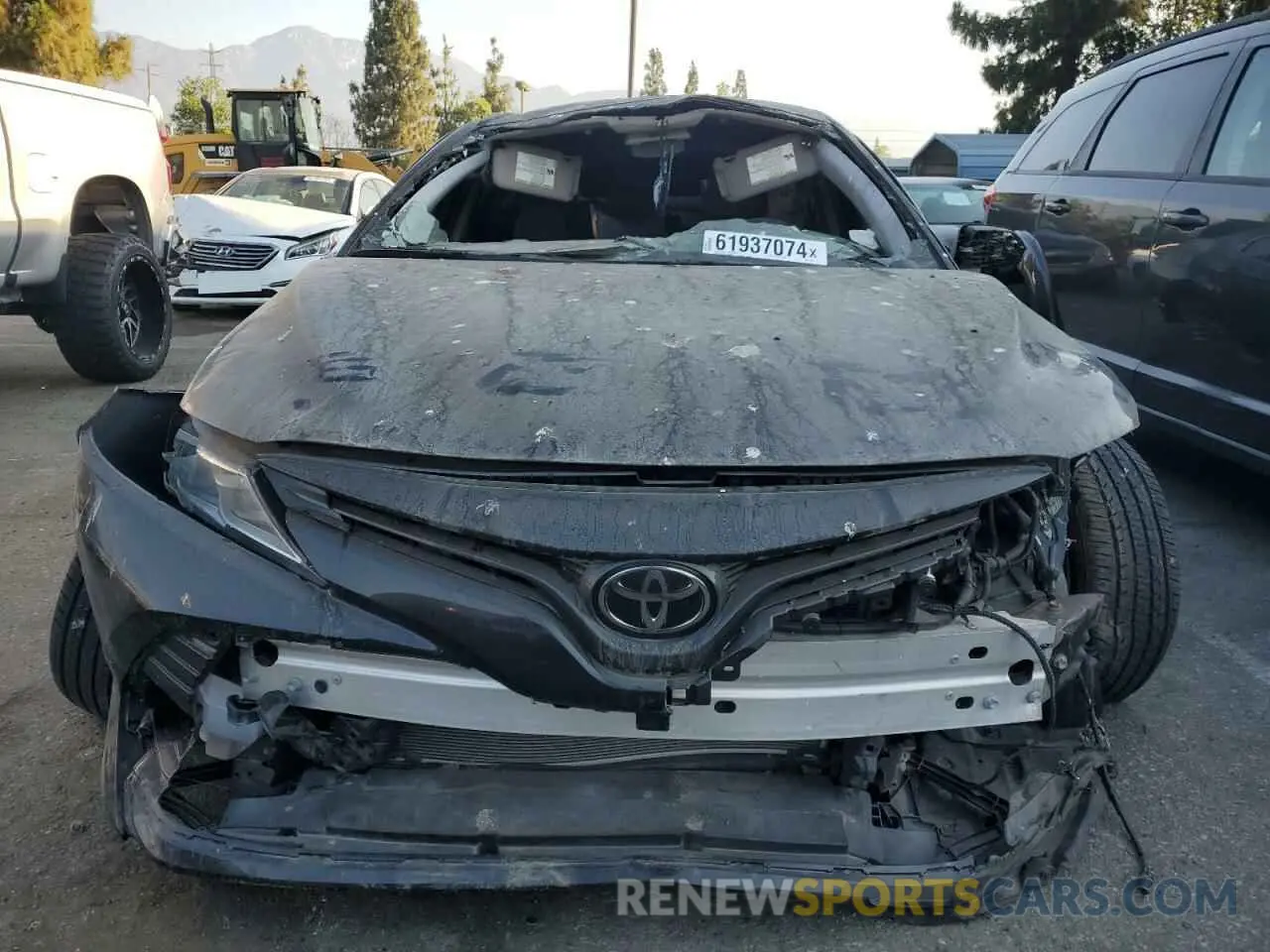 5 Photograph of a damaged car 4T1C11AK5LU913877 TOYOTA CAMRY 2020