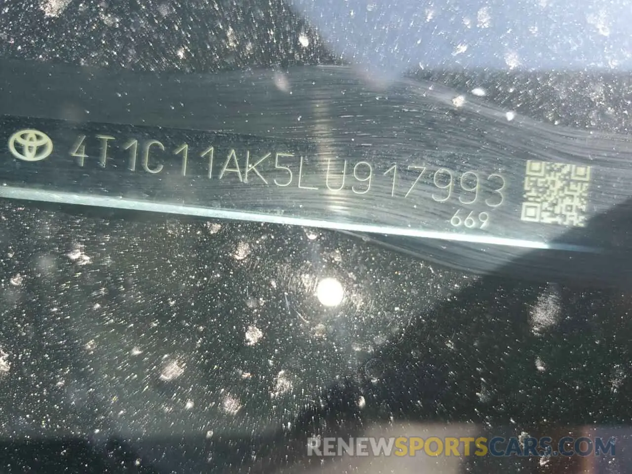 13 Photograph of a damaged car 4T1C11AK5LU917993 TOYOTA CAMRY 2020