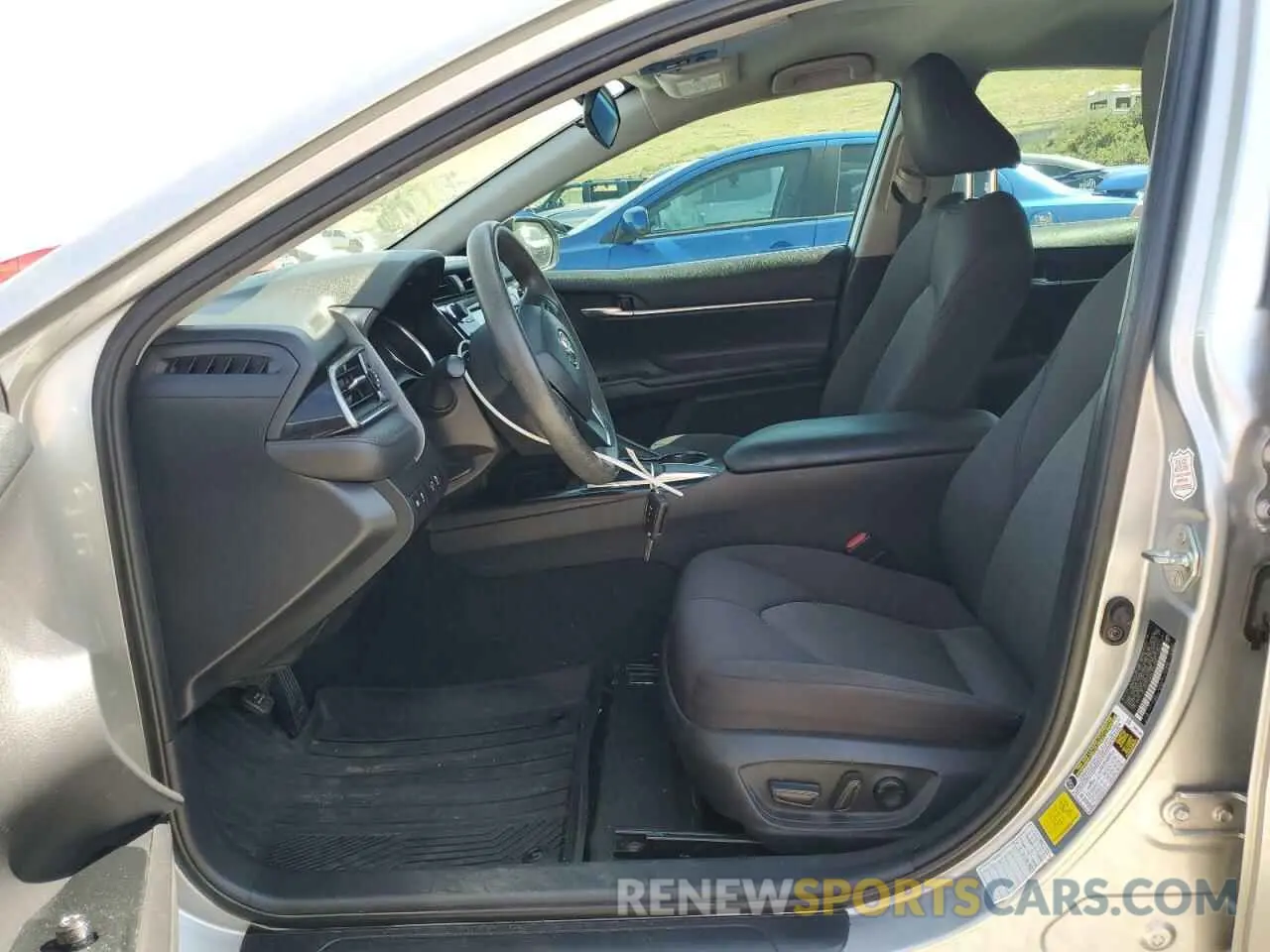 7 Photograph of a damaged car 4T1C11AK5LU917993 TOYOTA CAMRY 2020