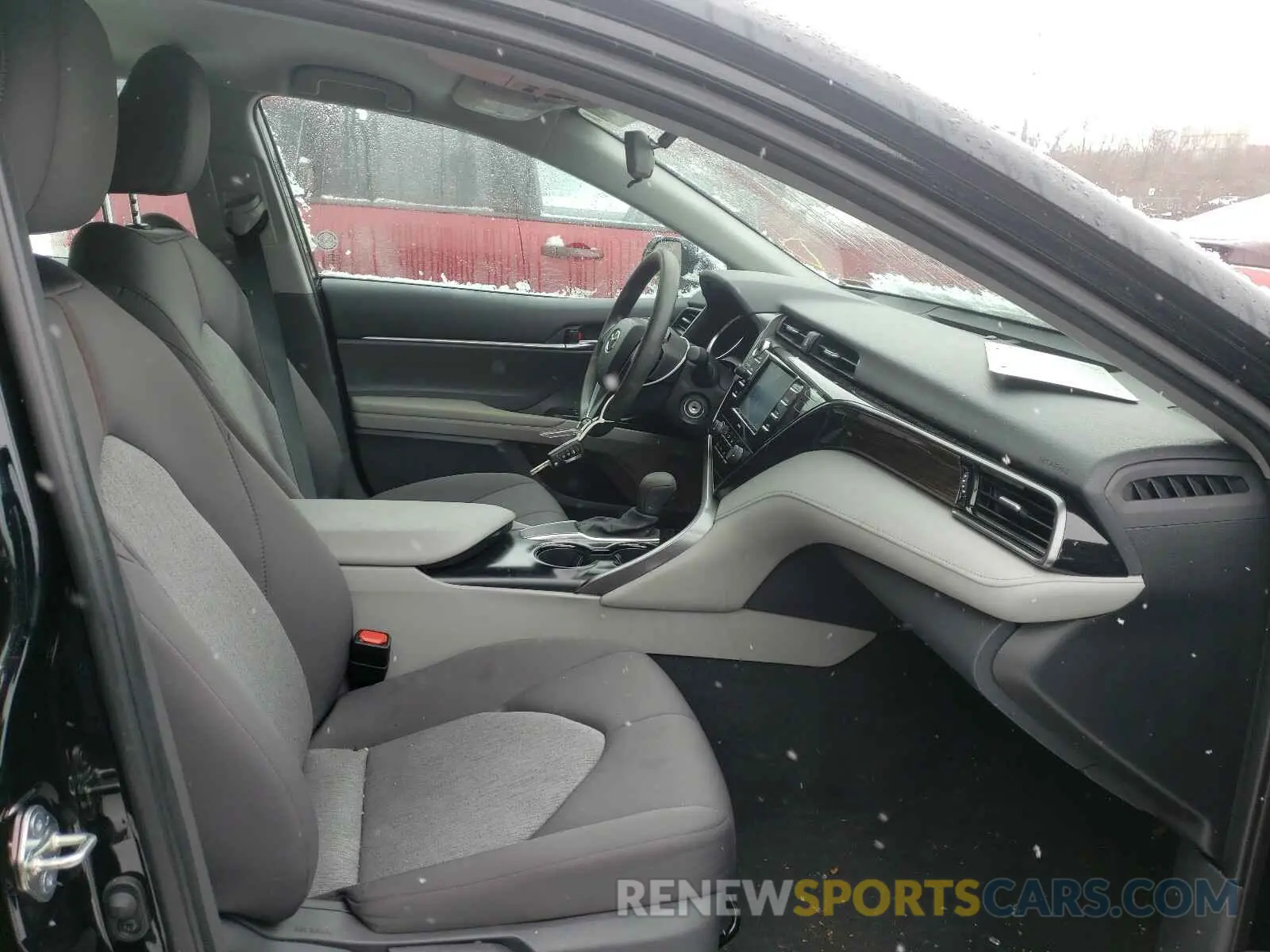 5 Photograph of a damaged car 4T1C11AK5LU918674 TOYOTA CAMRY 2020