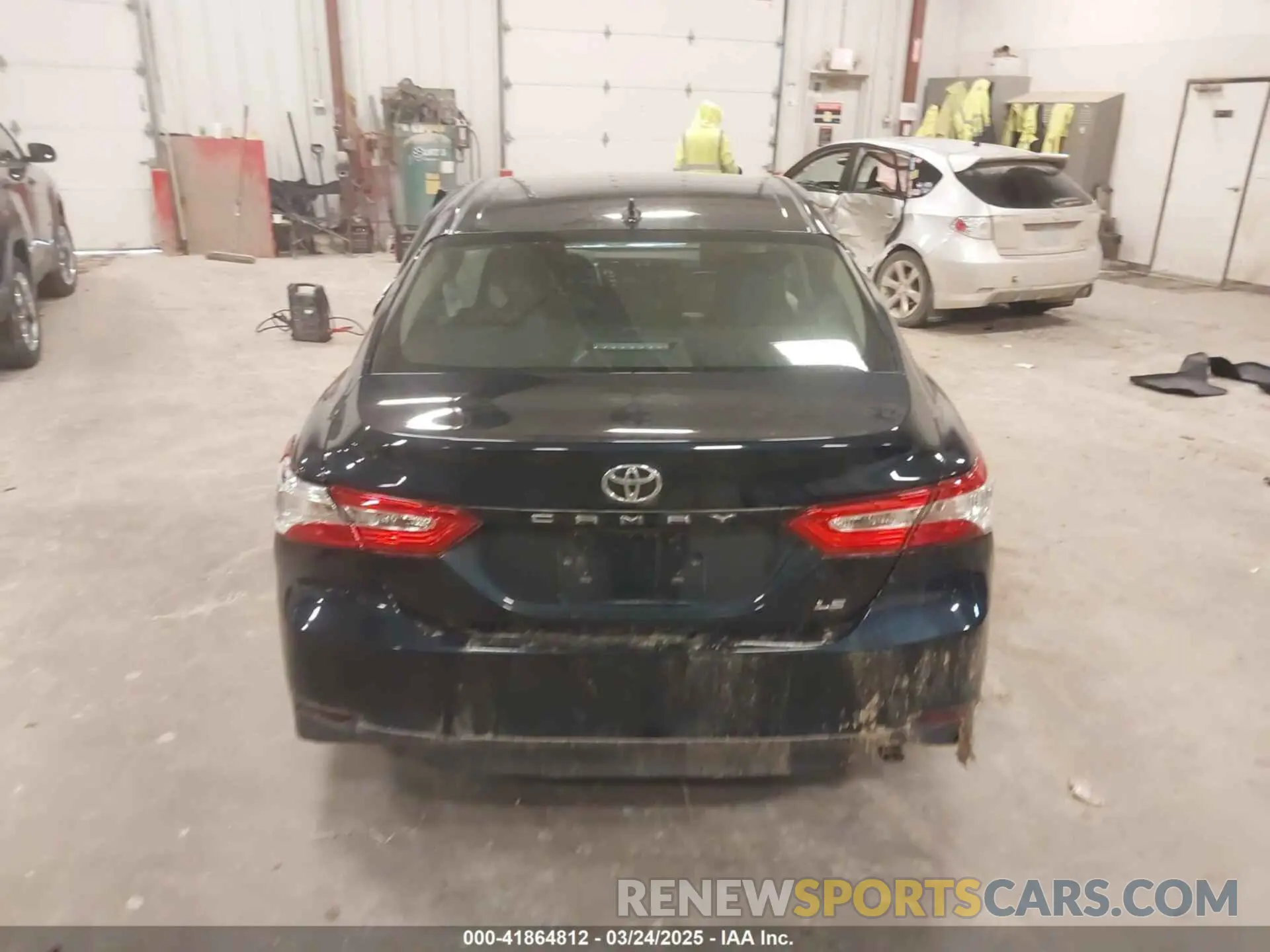 16 Photograph of a damaged car 4T1C11AK5LU926564 TOYOTA CAMRY 2020