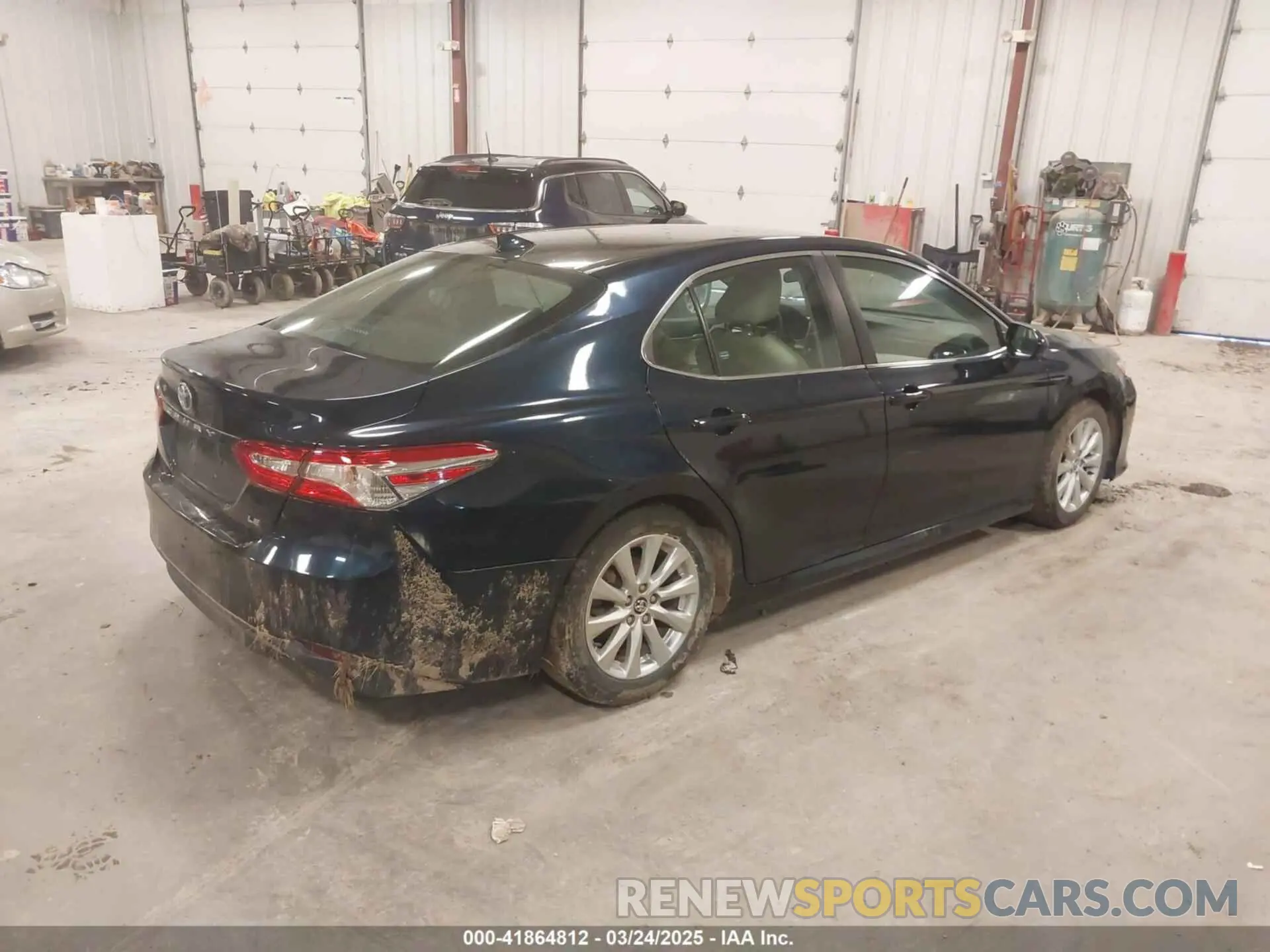 4 Photograph of a damaged car 4T1C11AK5LU926564 TOYOTA CAMRY 2020