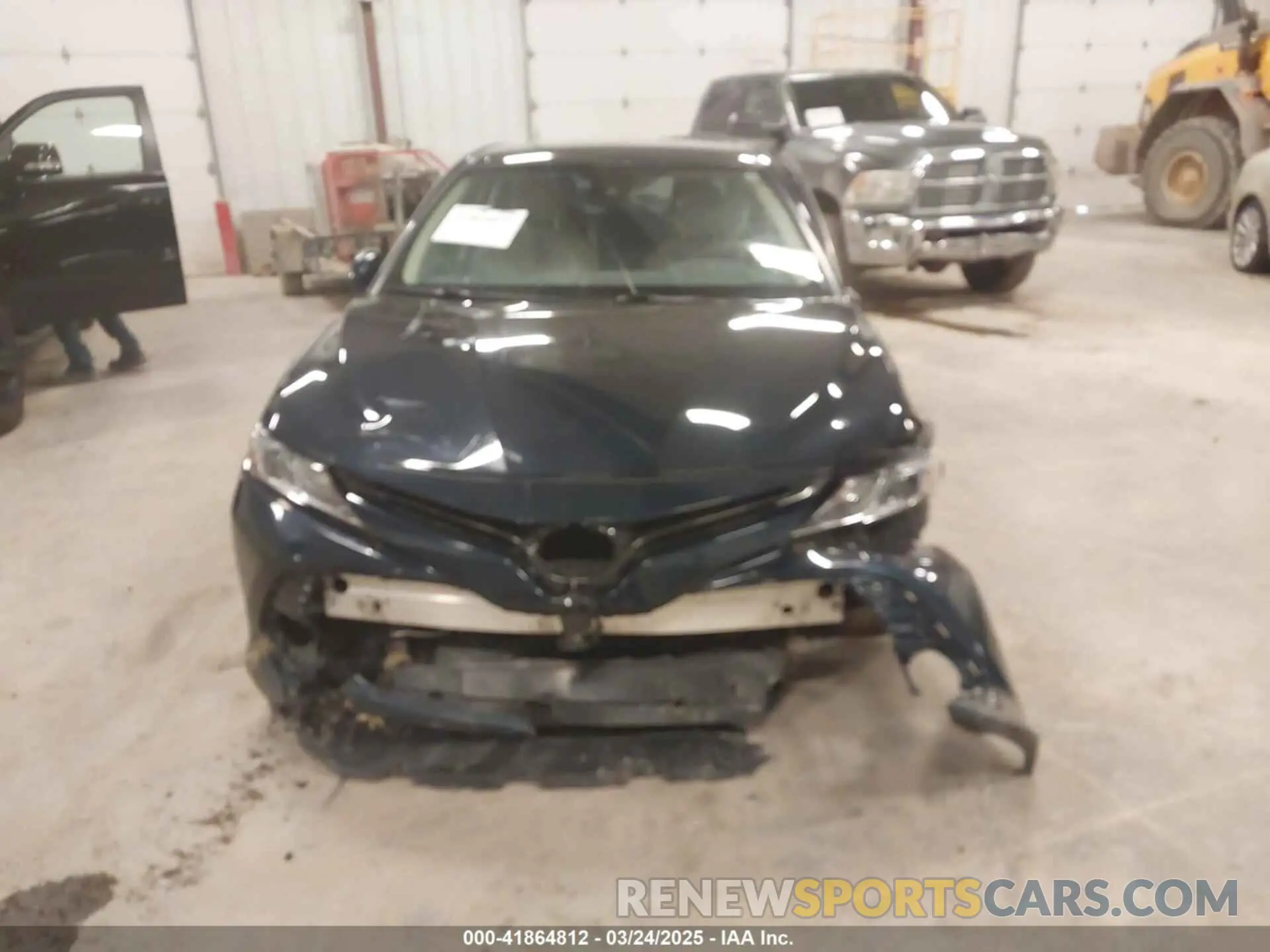 6 Photograph of a damaged car 4T1C11AK5LU926564 TOYOTA CAMRY 2020