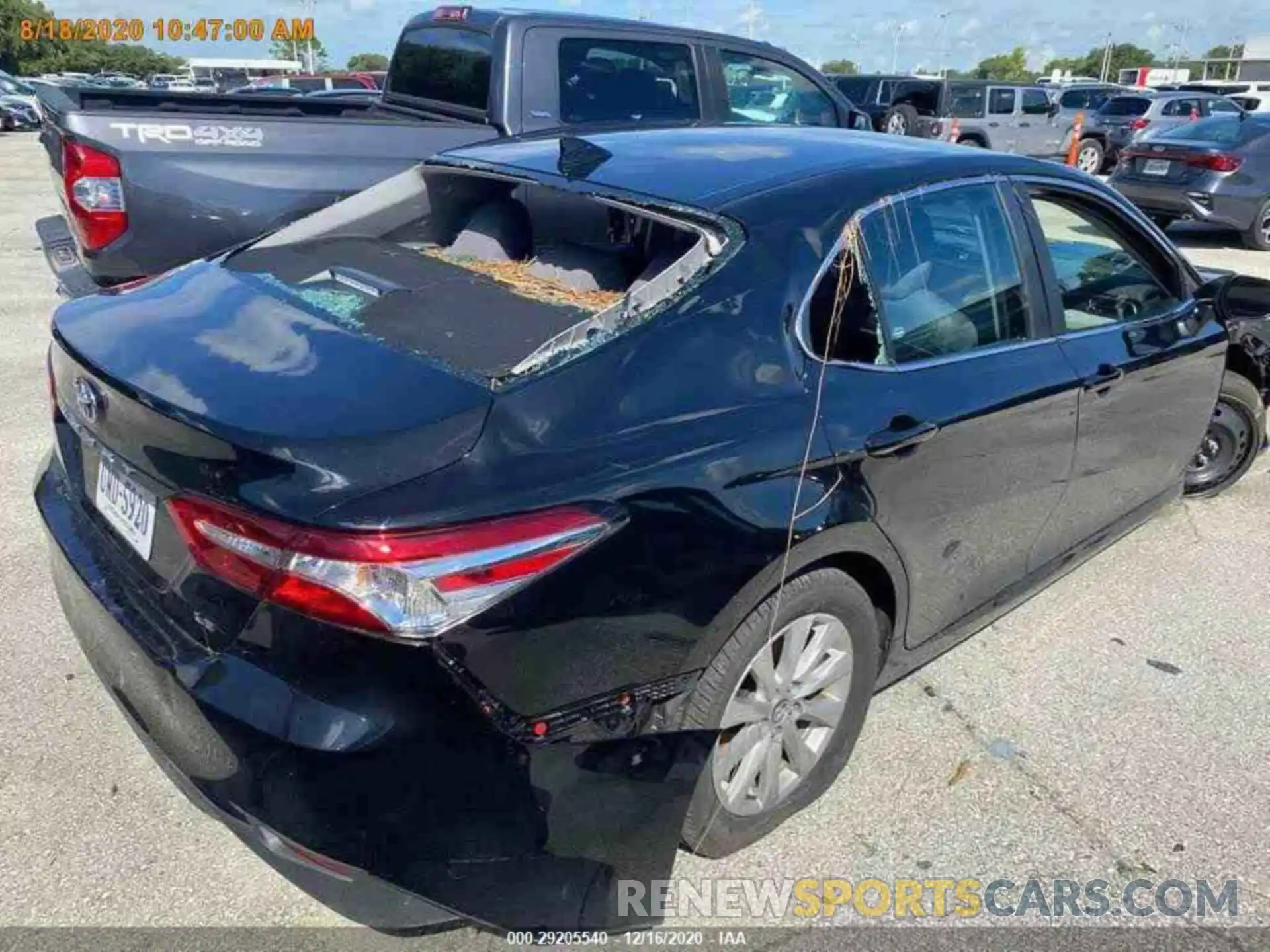 9 Photograph of a damaged car 4T1C11AK5LU932249 TOYOTA CAMRY 2020