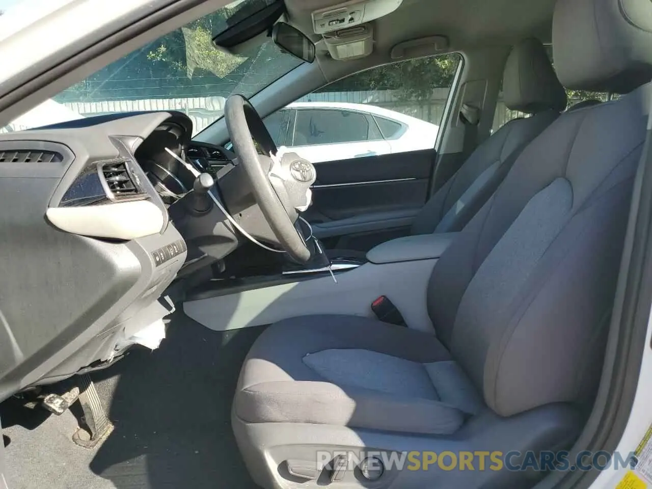 7 Photograph of a damaged car 4T1C11AK5LU932915 TOYOTA CAMRY 2020