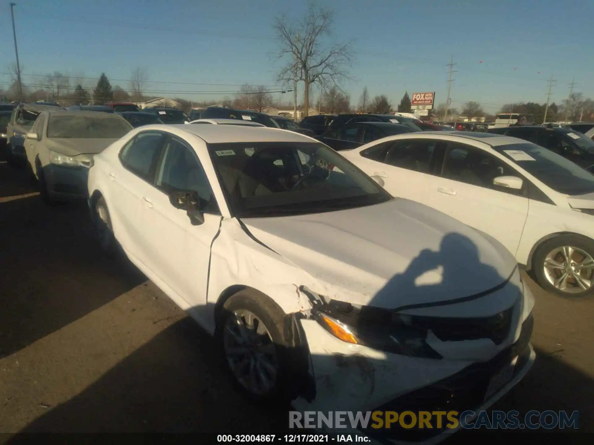 1 Photograph of a damaged car 4T1C11AK5LU934096 TOYOTA CAMRY 2020