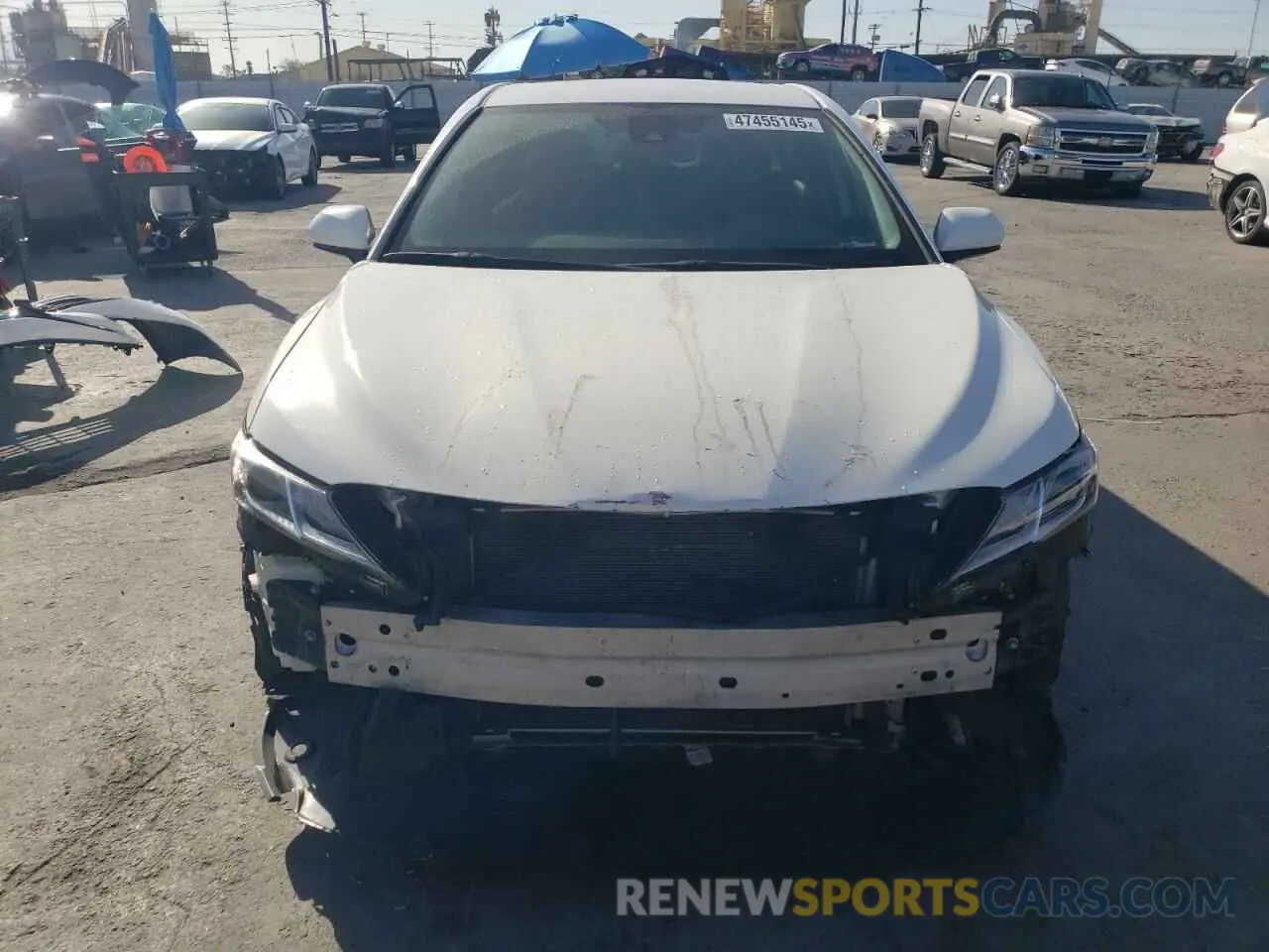 5 Photograph of a damaged car 4T1C11AK5LU944417 TOYOTA CAMRY 2020