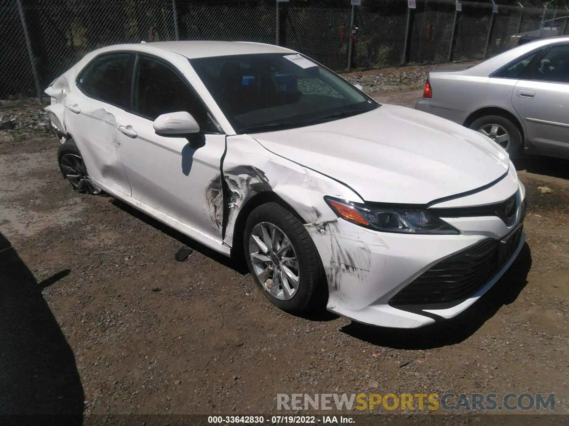 1 Photograph of a damaged car 4T1C11AK5LU945535 TOYOTA CAMRY 2020