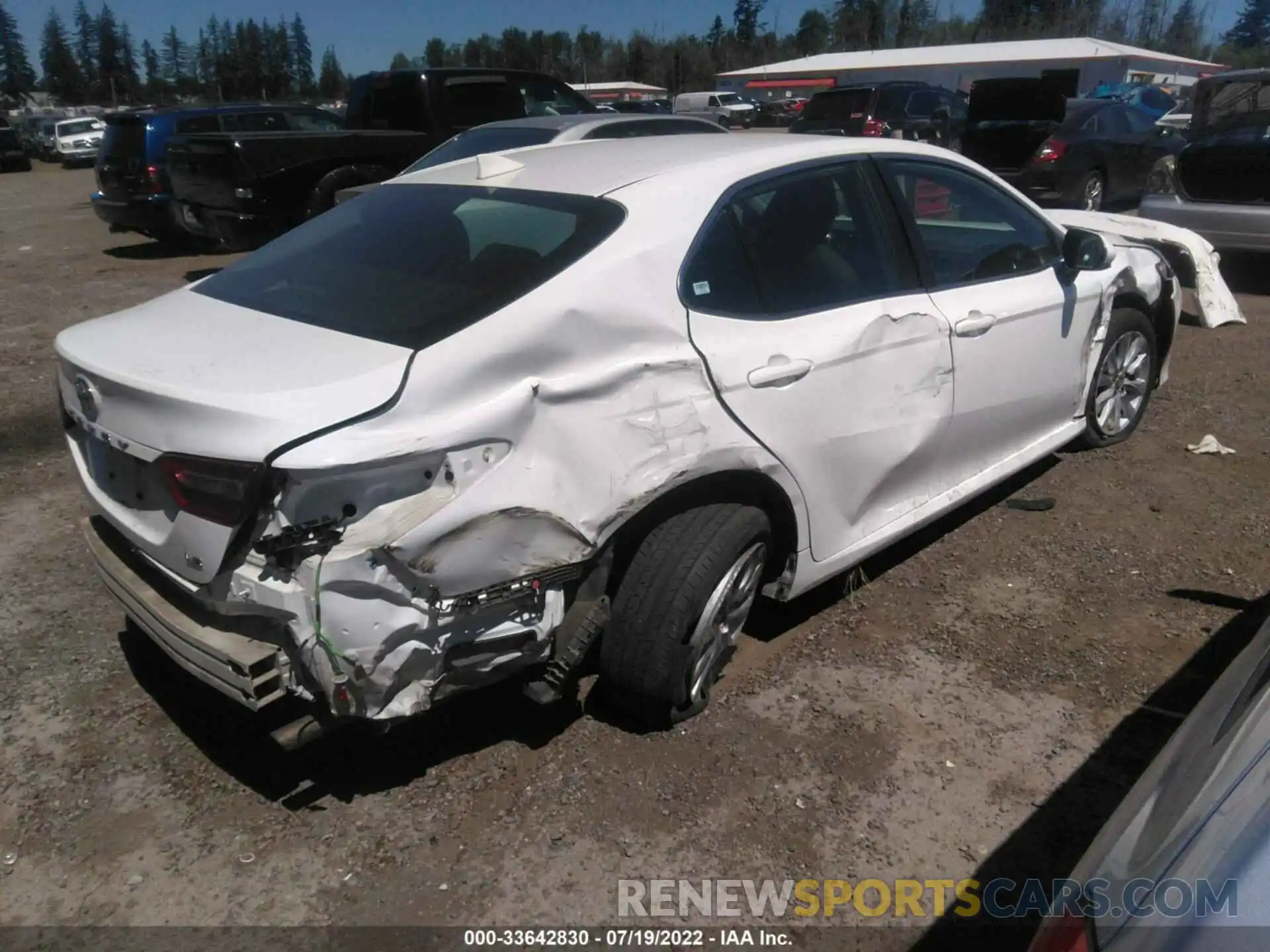 4 Photograph of a damaged car 4T1C11AK5LU945535 TOYOTA CAMRY 2020