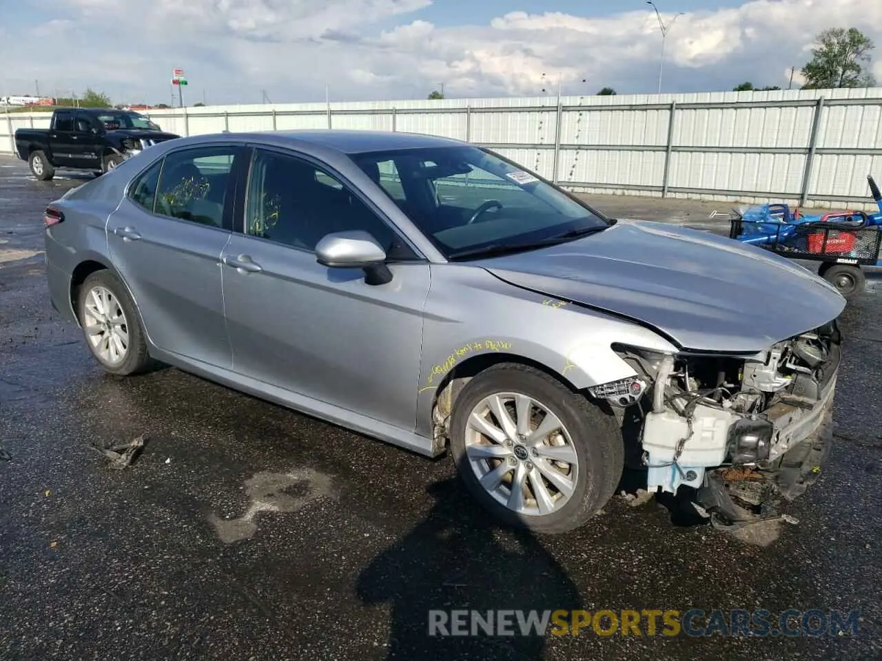 4 Photograph of a damaged car 4T1C11AK5LU947446 TOYOTA CAMRY 2020
