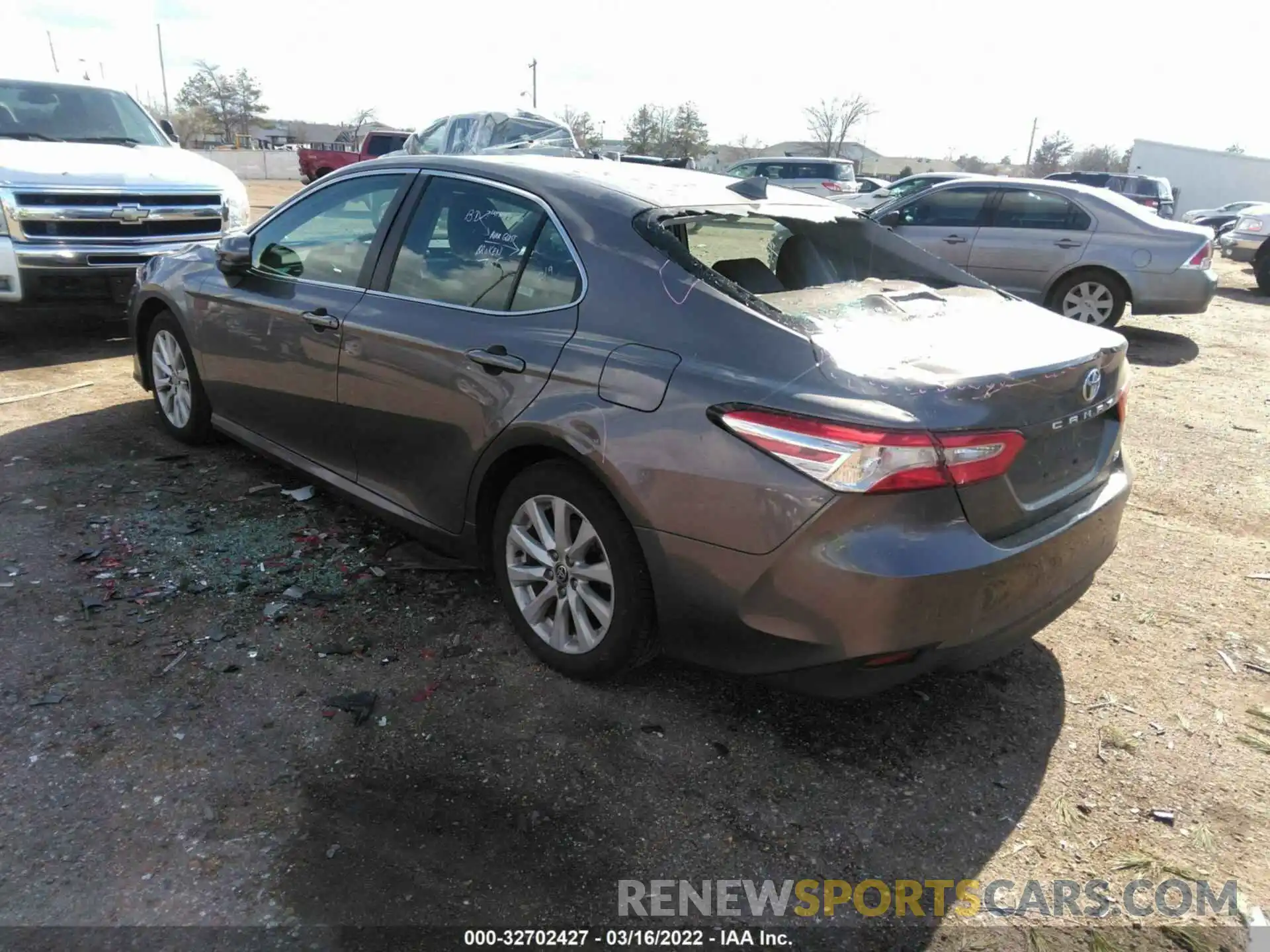 3 Photograph of a damaged car 4T1C11AK5LU950511 TOYOTA CAMRY 2020