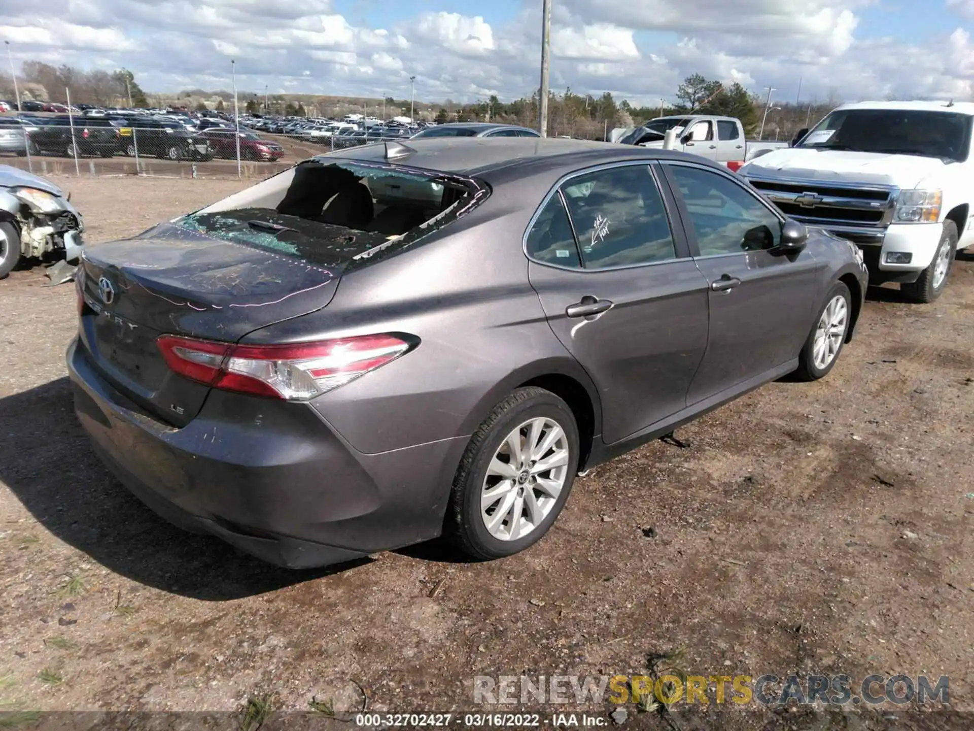 4 Photograph of a damaged car 4T1C11AK5LU950511 TOYOTA CAMRY 2020