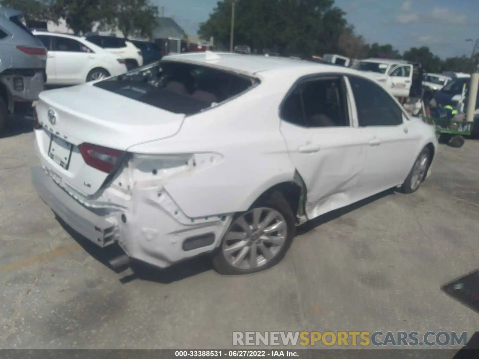 4 Photograph of a damaged car 4T1C11AK5LU953876 TOYOTA CAMRY 2020