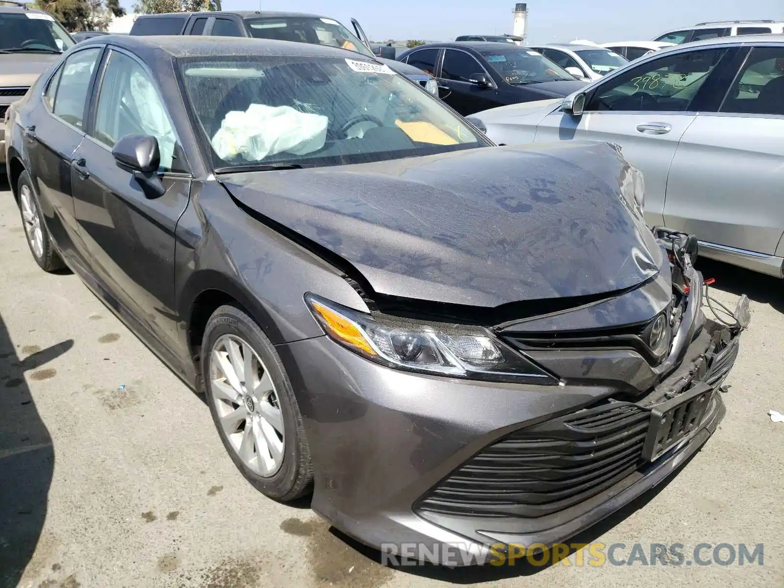 1 Photograph of a damaged car 4T1C11AK5LU957622 TOYOTA CAMRY 2020