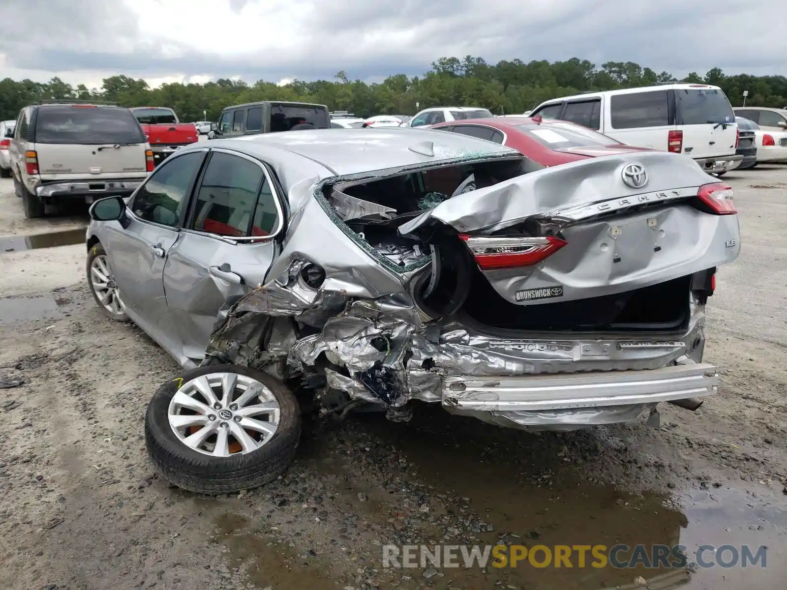 3 Photograph of a damaged car 4T1C11AK5LU957829 TOYOTA CAMRY 2020