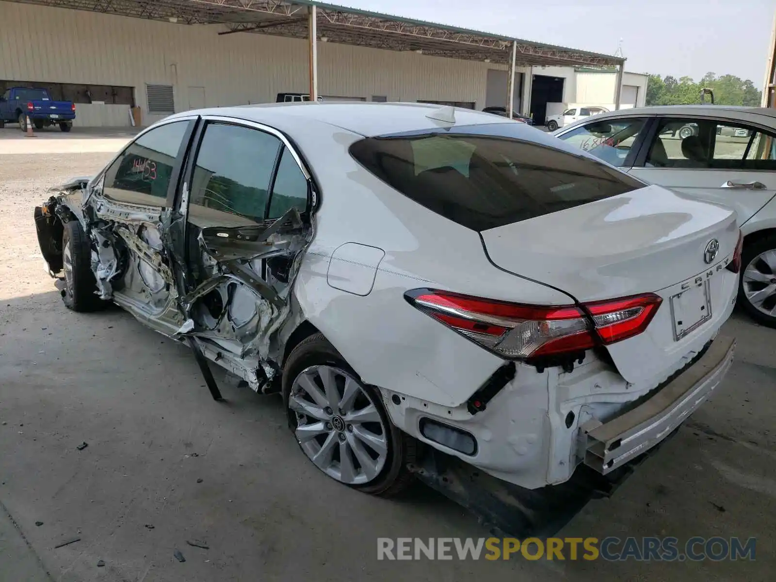 3 Photograph of a damaged car 4T1C11AK5LU976560 TOYOTA CAMRY 2020