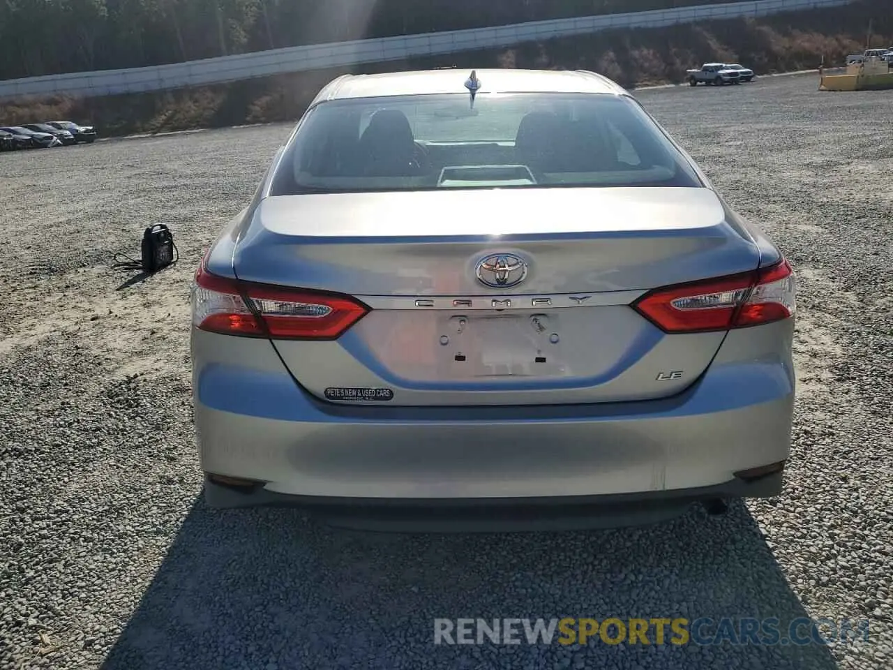 6 Photograph of a damaged car 4T1C11AK5LU978079 TOYOTA CAMRY 2020