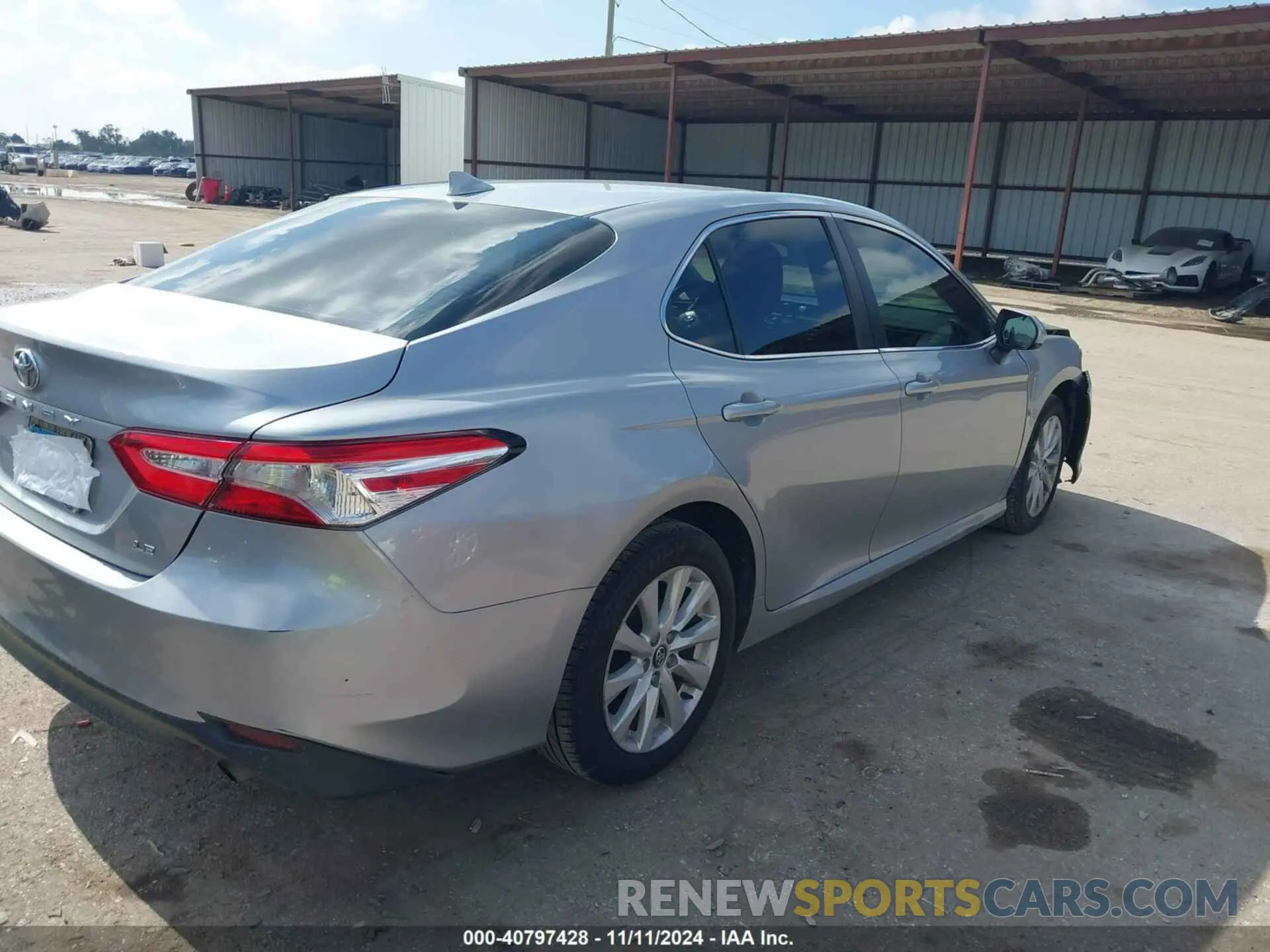4 Photograph of a damaged car 4T1C11AK6LU315846 TOYOTA CAMRY 2020