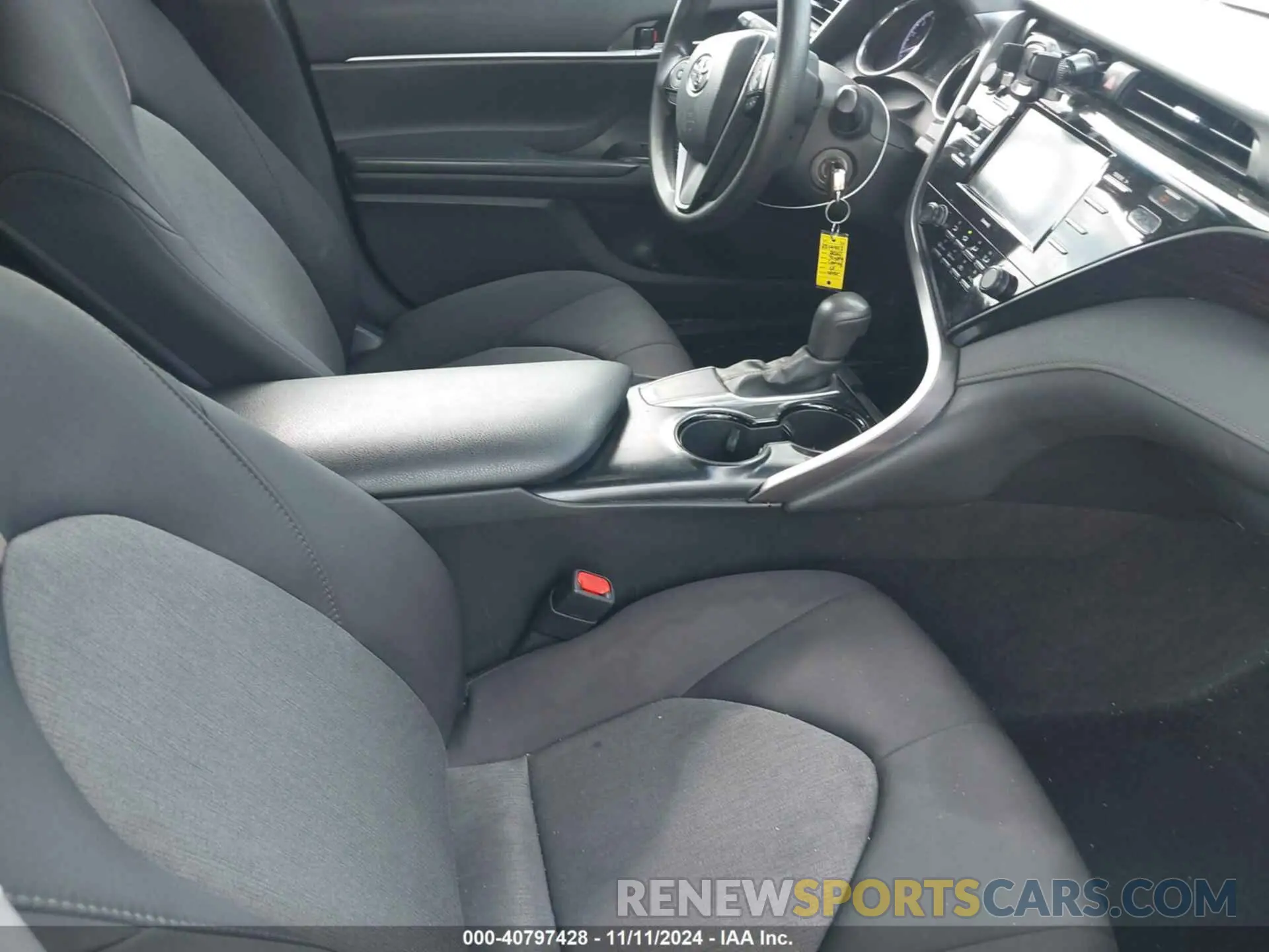 5 Photograph of a damaged car 4T1C11AK6LU315846 TOYOTA CAMRY 2020