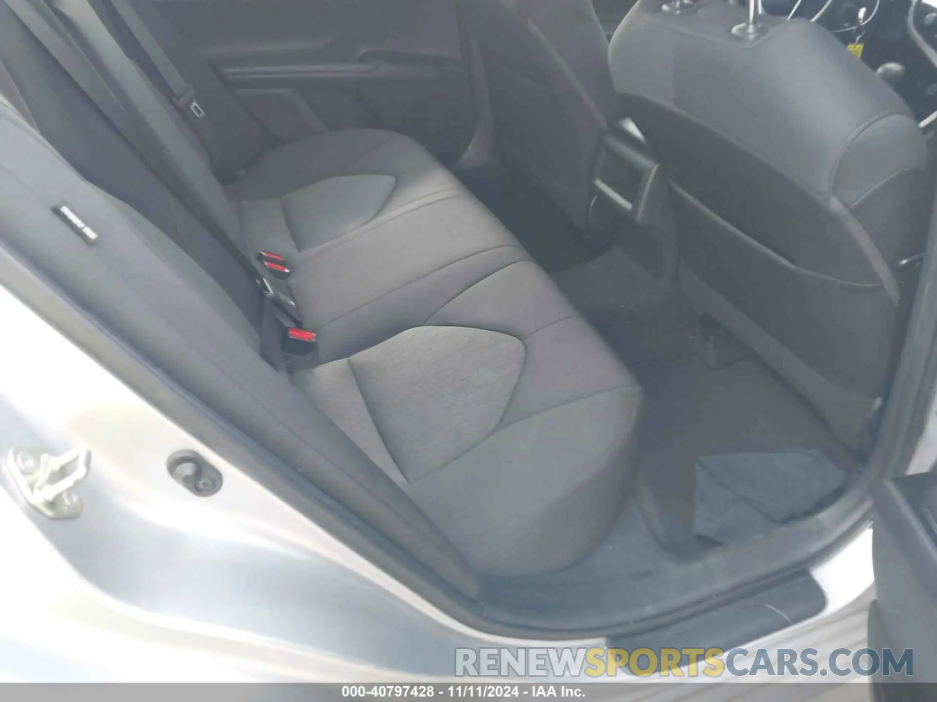 8 Photograph of a damaged car 4T1C11AK6LU315846 TOYOTA CAMRY 2020