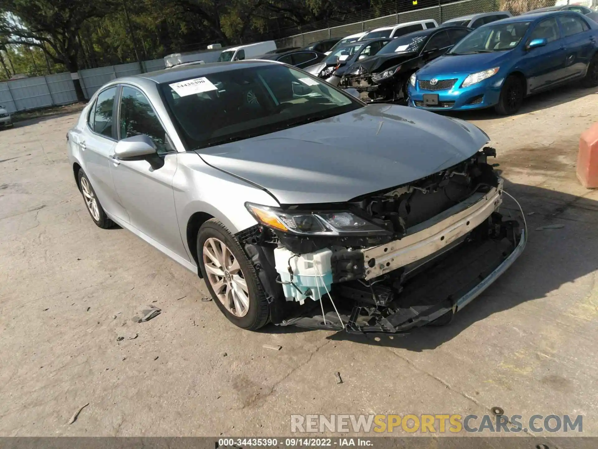 1 Photograph of a damaged car 4T1C11AK6LU330122 TOYOTA CAMRY 2020