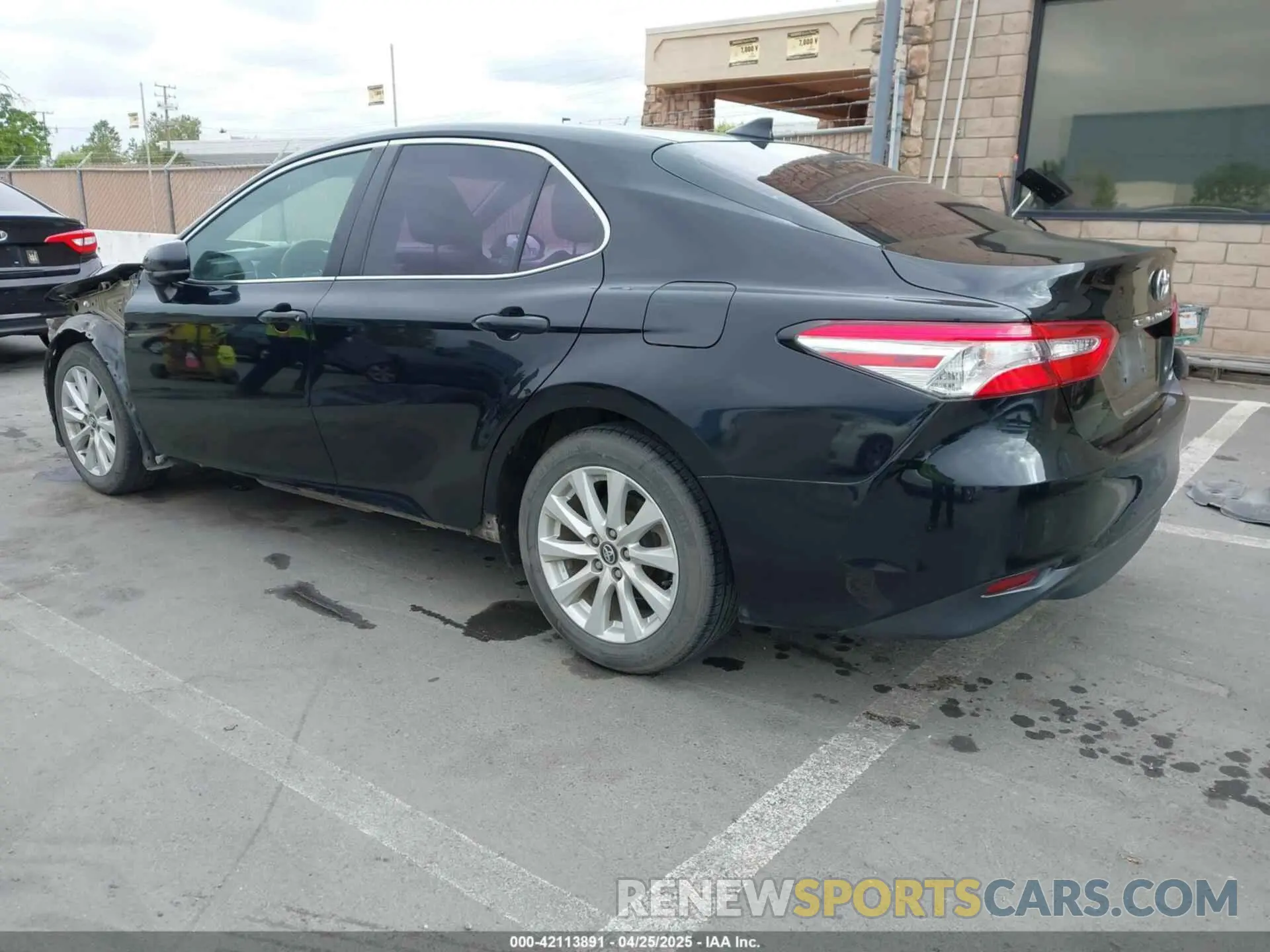 3 Photograph of a damaged car 4T1C11AK6LU330167 TOYOTA CAMRY 2020