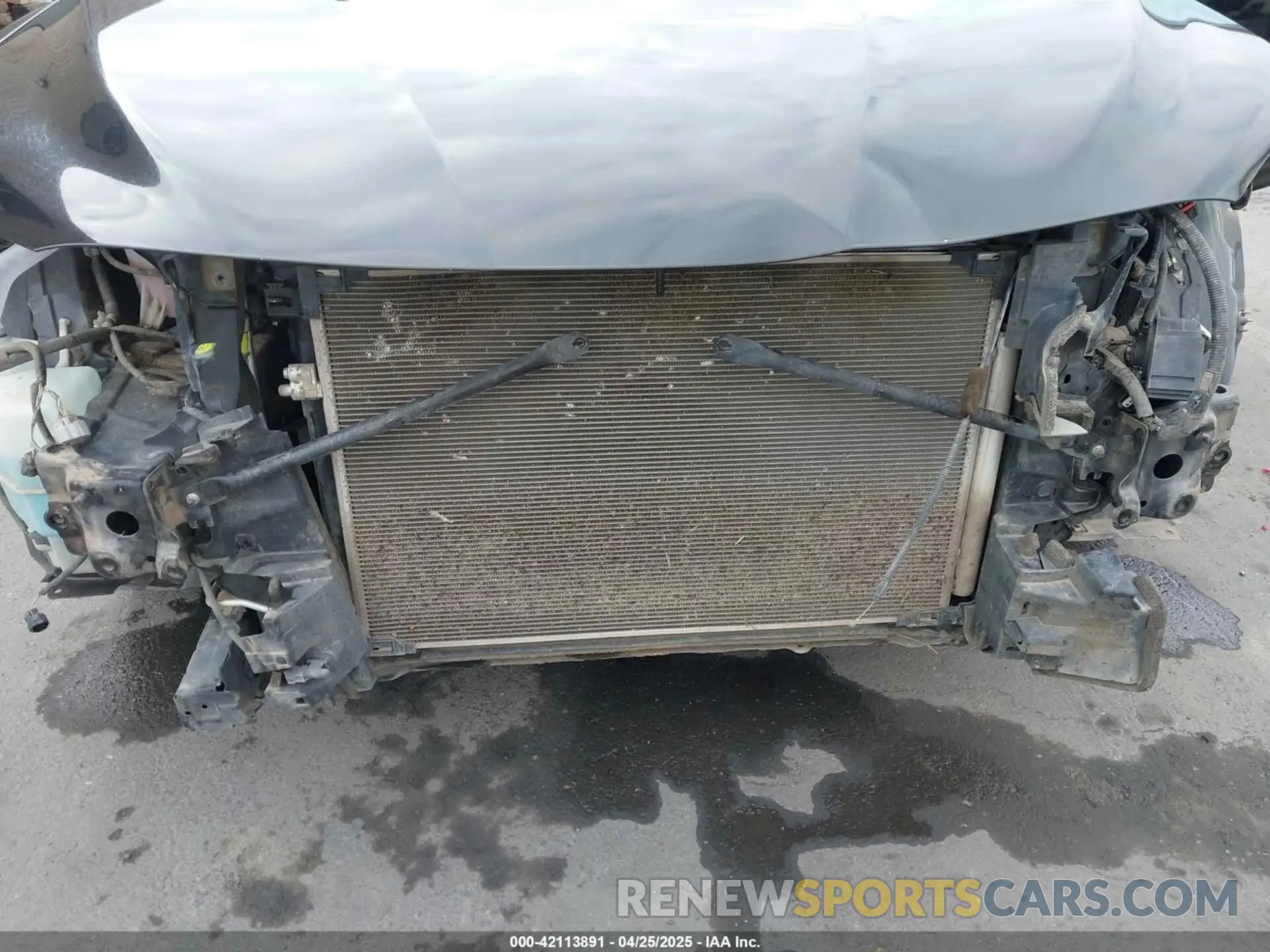 6 Photograph of a damaged car 4T1C11AK6LU330167 TOYOTA CAMRY 2020