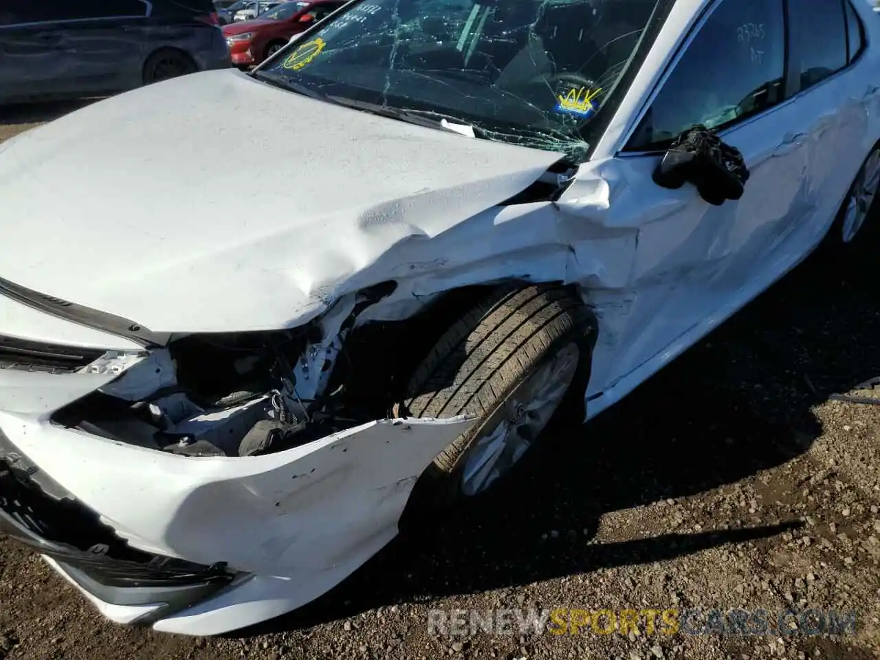 9 Photograph of a damaged car 4T1C11AK6LU336809 TOYOTA CAMRY 2020