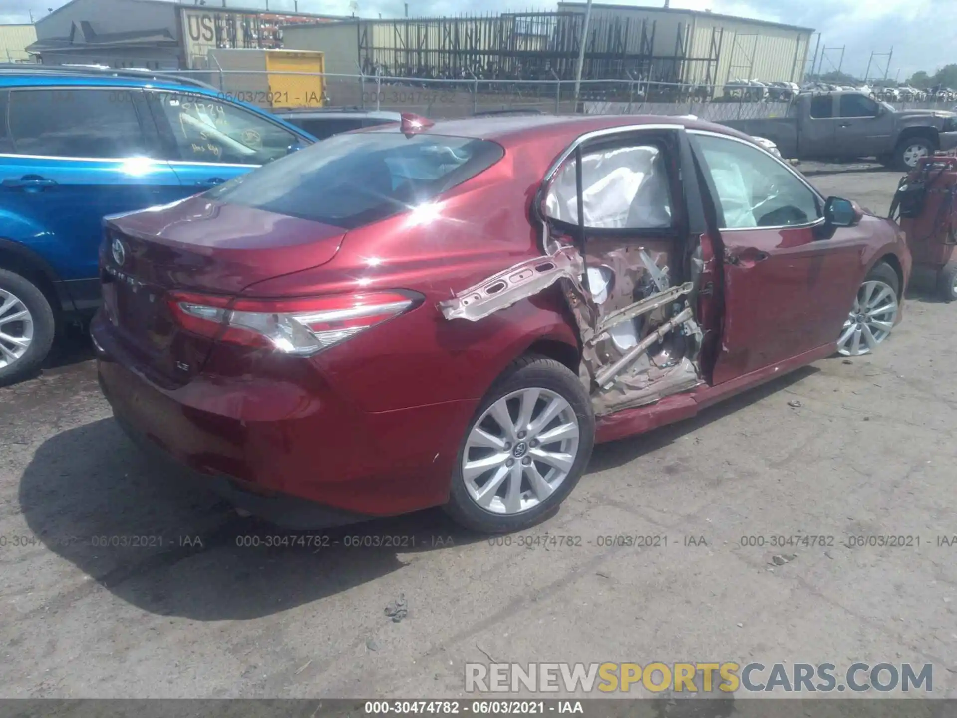 4 Photograph of a damaged car 4T1C11AK6LU338608 TOYOTA CAMRY 2020