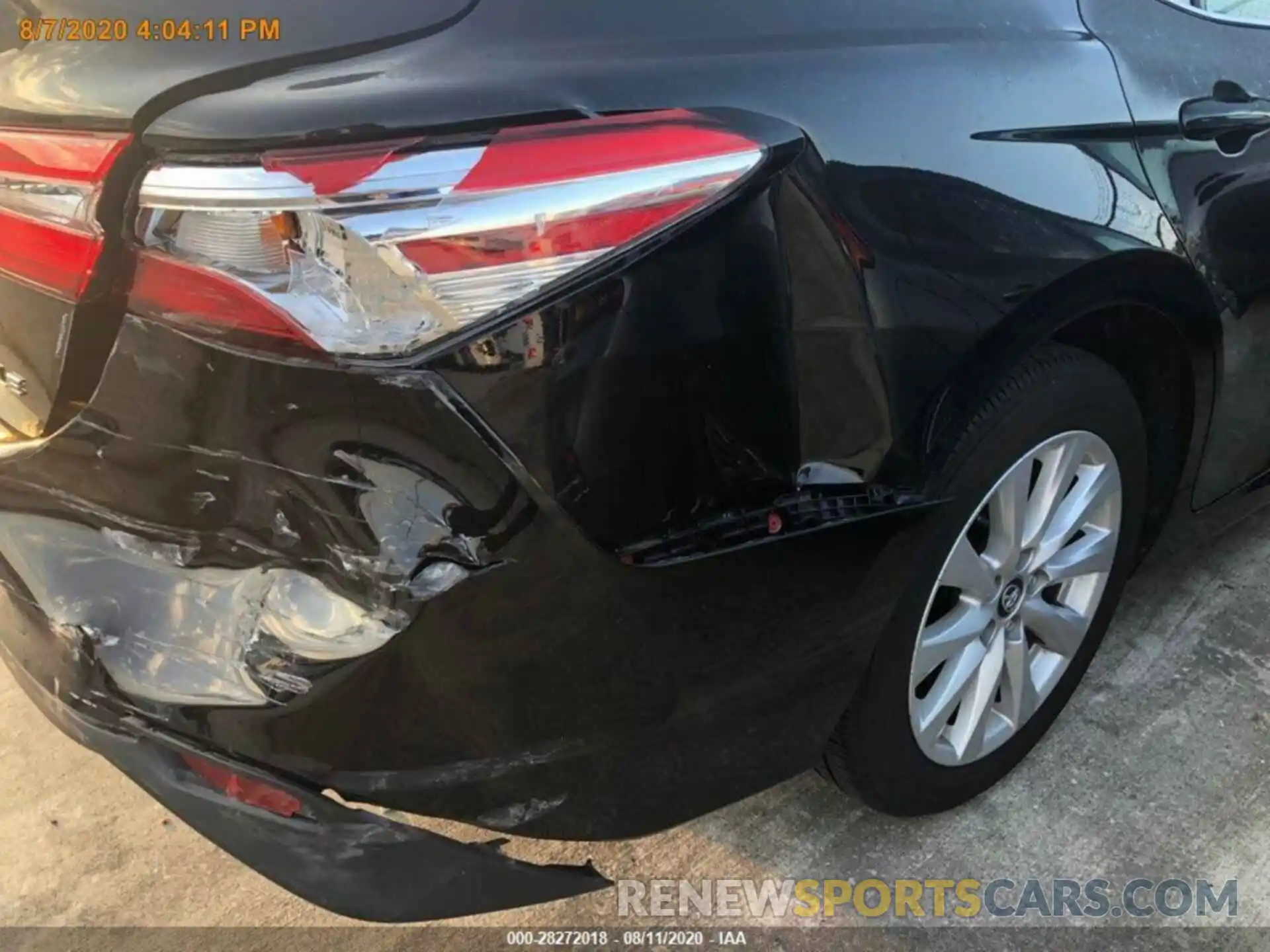 8 Photograph of a damaged car 4T1C11AK6LU343632 TOYOTA CAMRY 2020