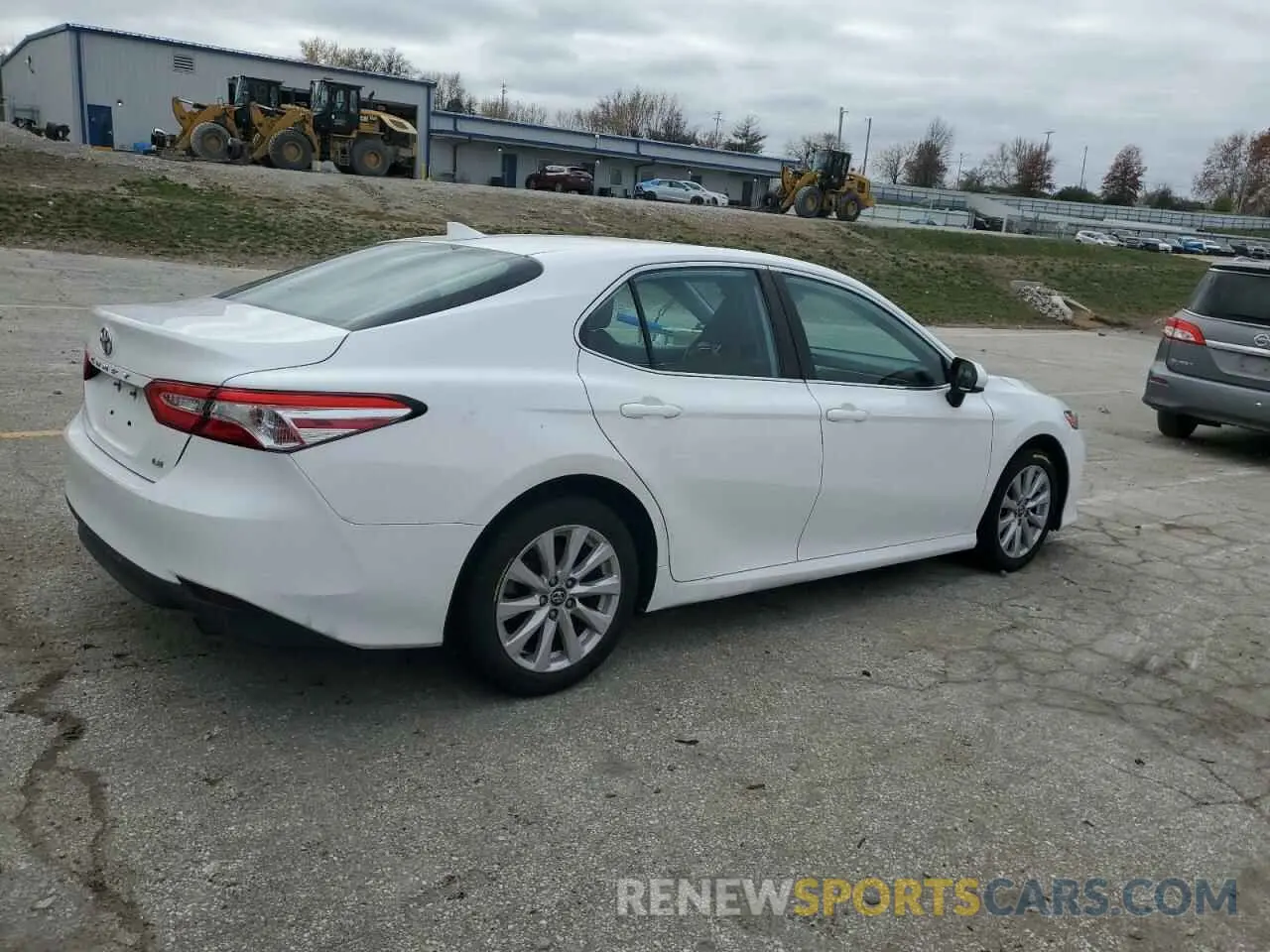 3 Photograph of a damaged car 4T1C11AK6LU345476 TOYOTA CAMRY 2020