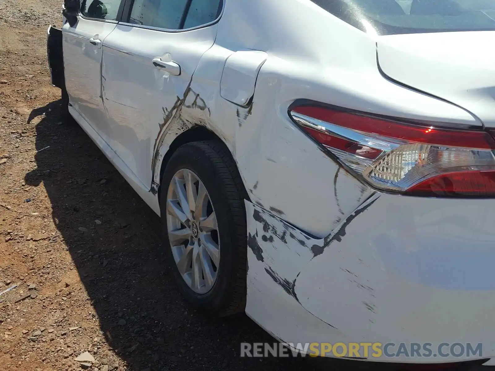 9 Photograph of a damaged car 4T1C11AK6LU345641 TOYOTA CAMRY 2020