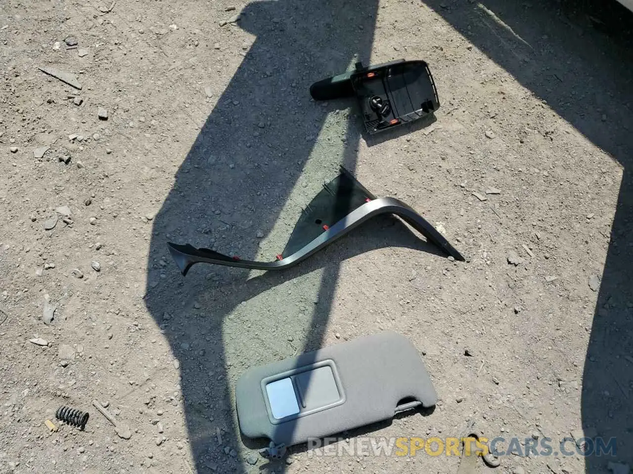 12 Photograph of a damaged car 4T1C11AK6LU346918 TOYOTA CAMRY 2020